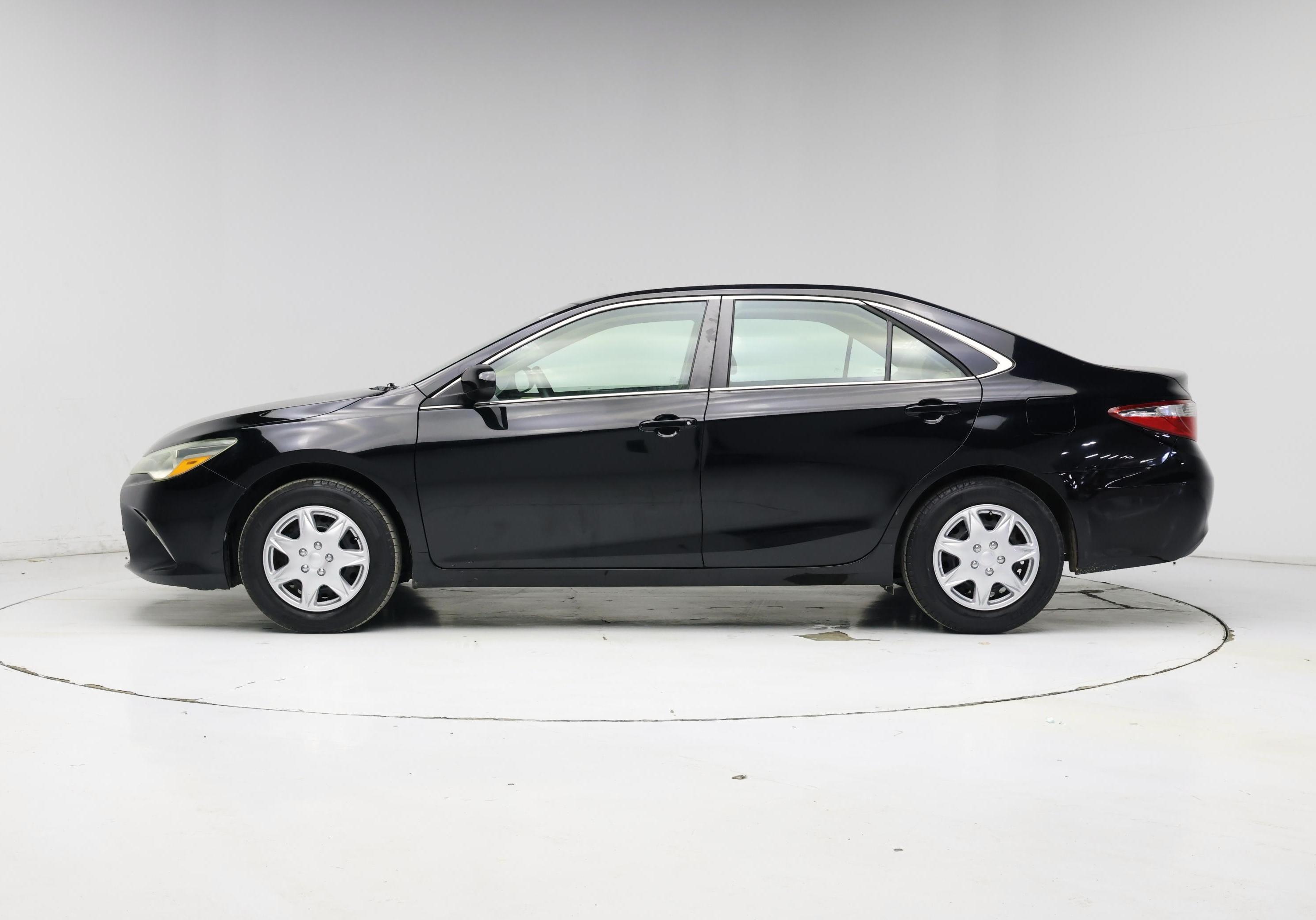 Thumbnail: 2015 Toyota Camry - 3