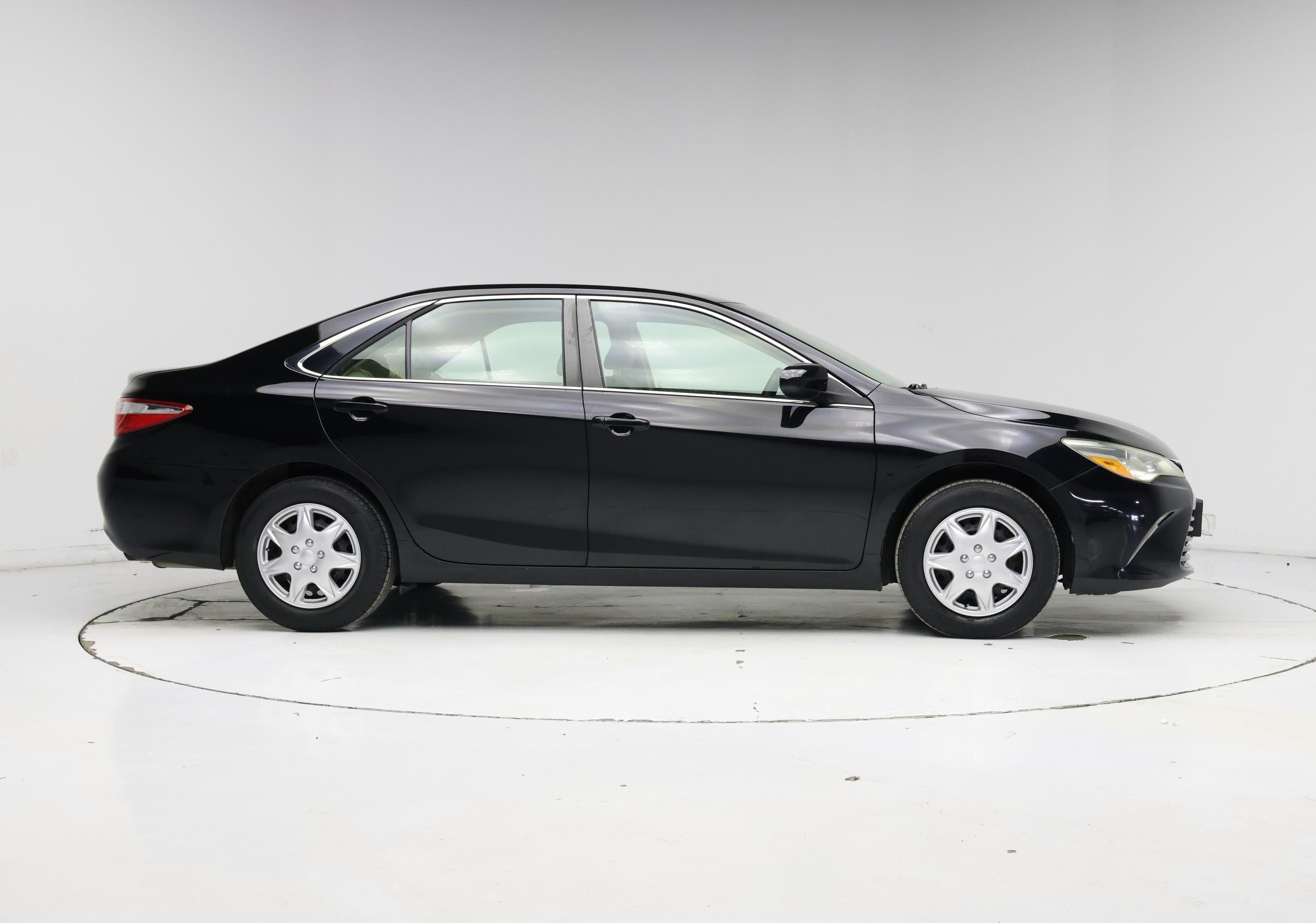 Thumbnail: 2015 Toyota Camry - 7