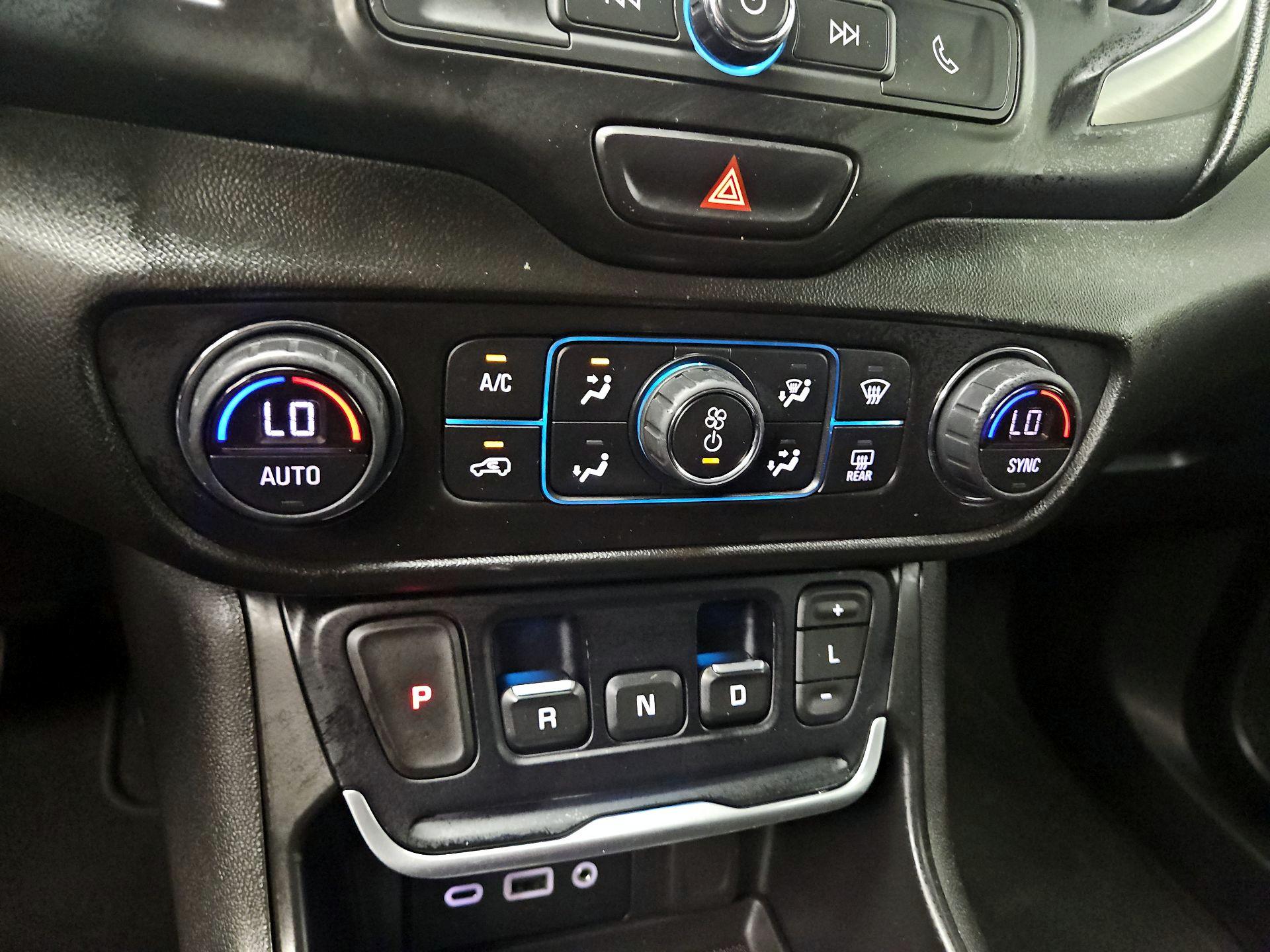 Thumbnail: 2019 GMC Terrain - 16