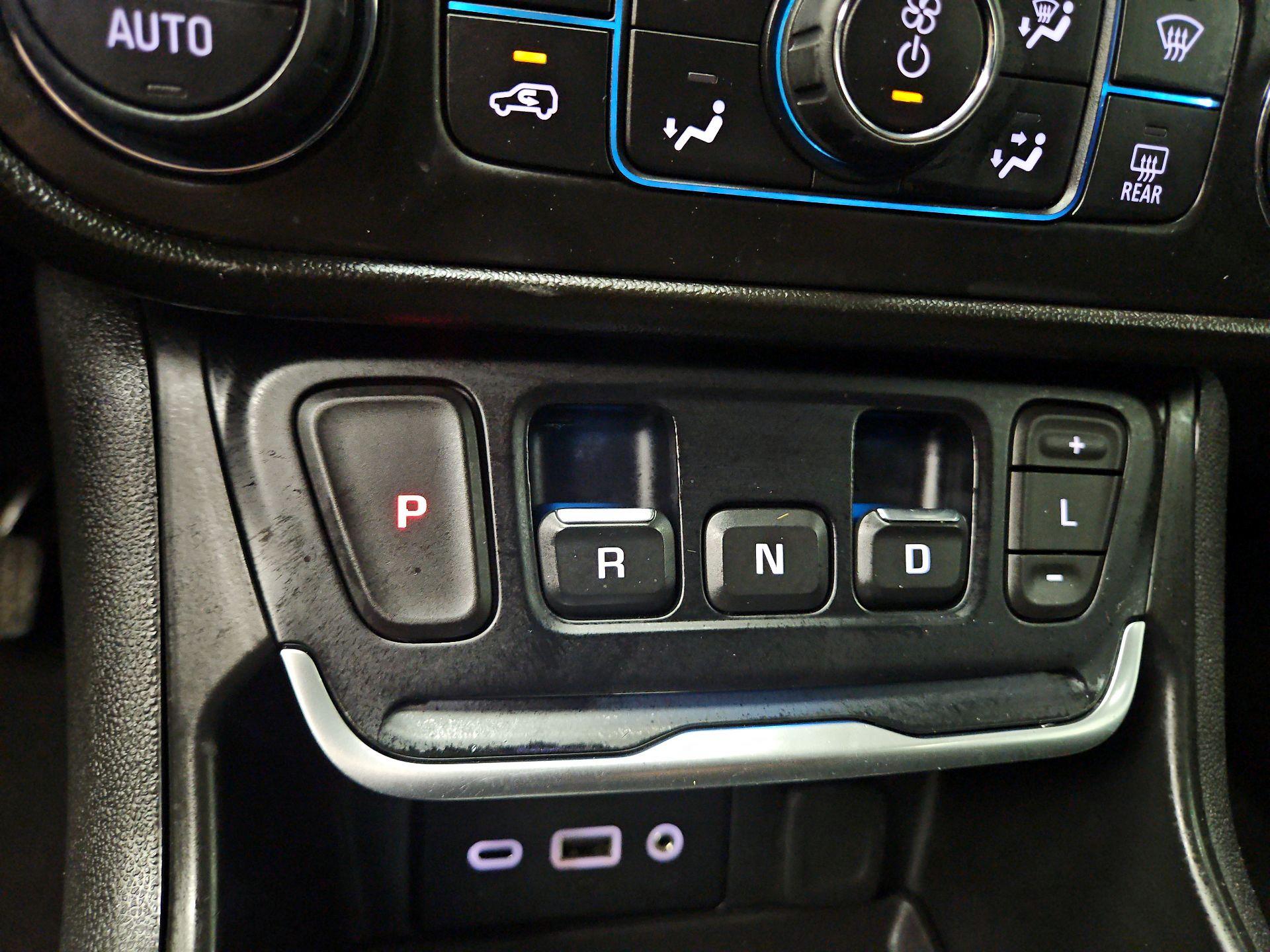 Thumbnail: 2019 GMC Terrain - 17