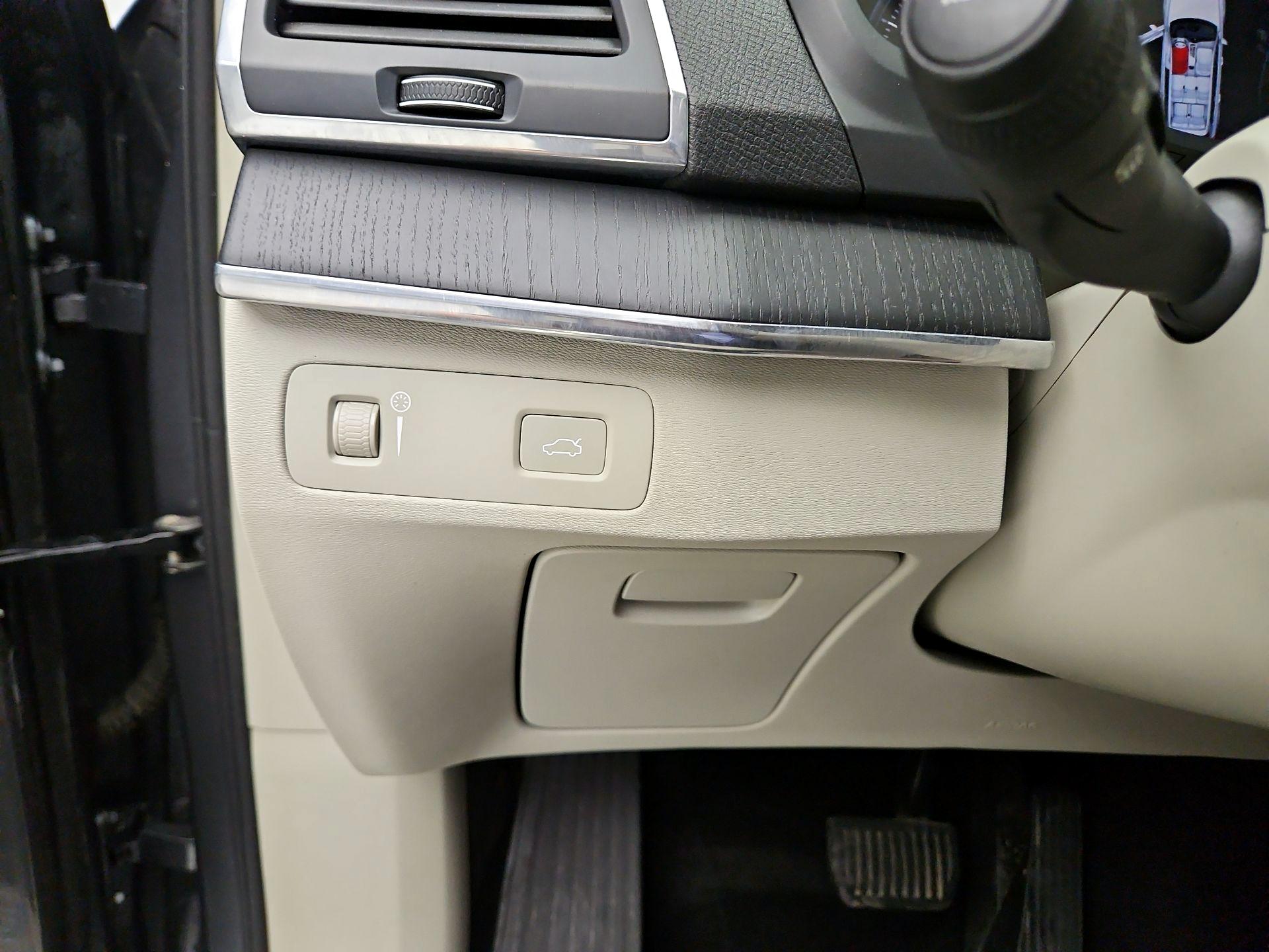 Thumbnail: 2020 Volvo XC90 - 13