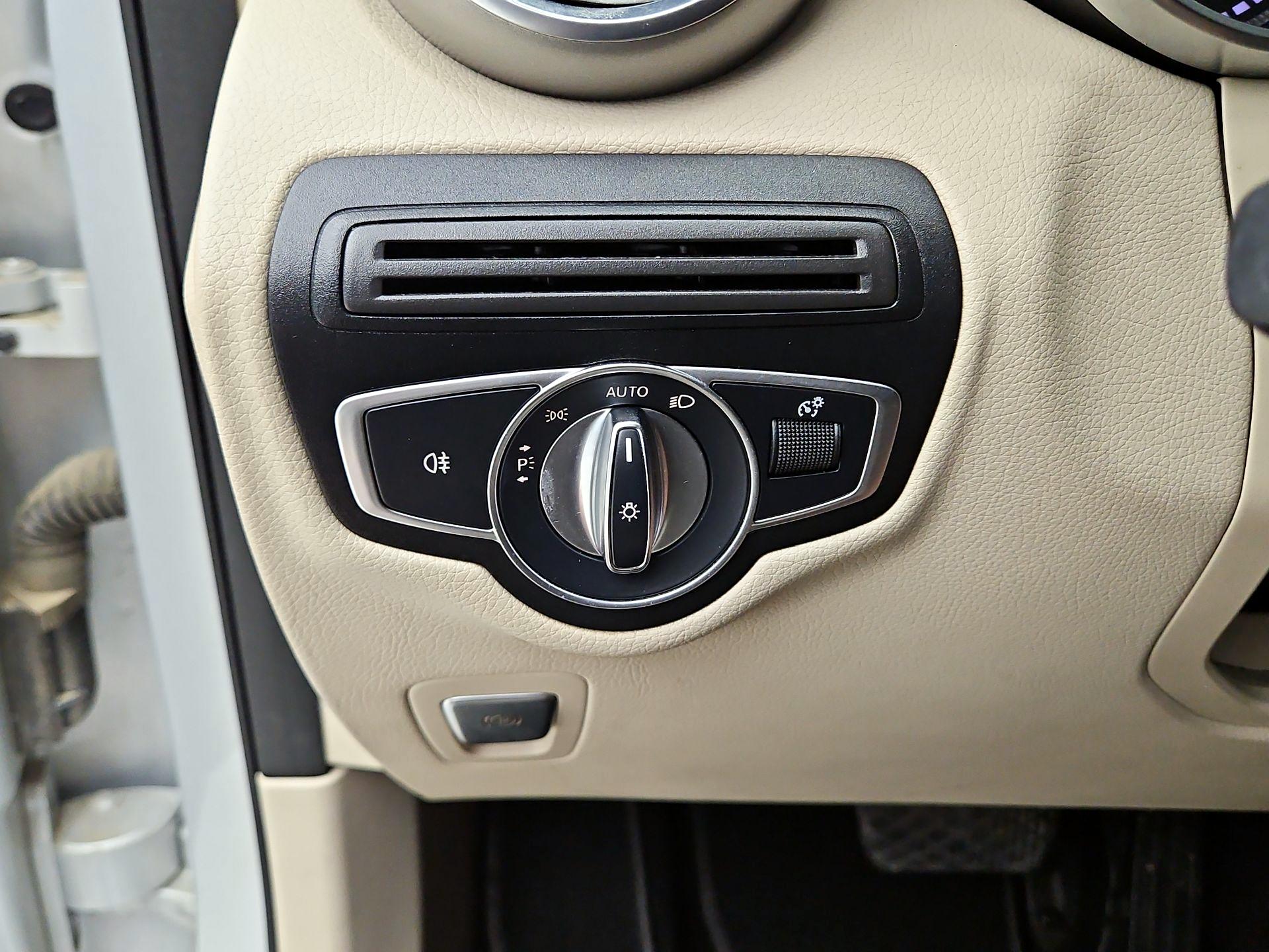 Thumbnail: 2017 Mercedes-Benz GLC - 13
