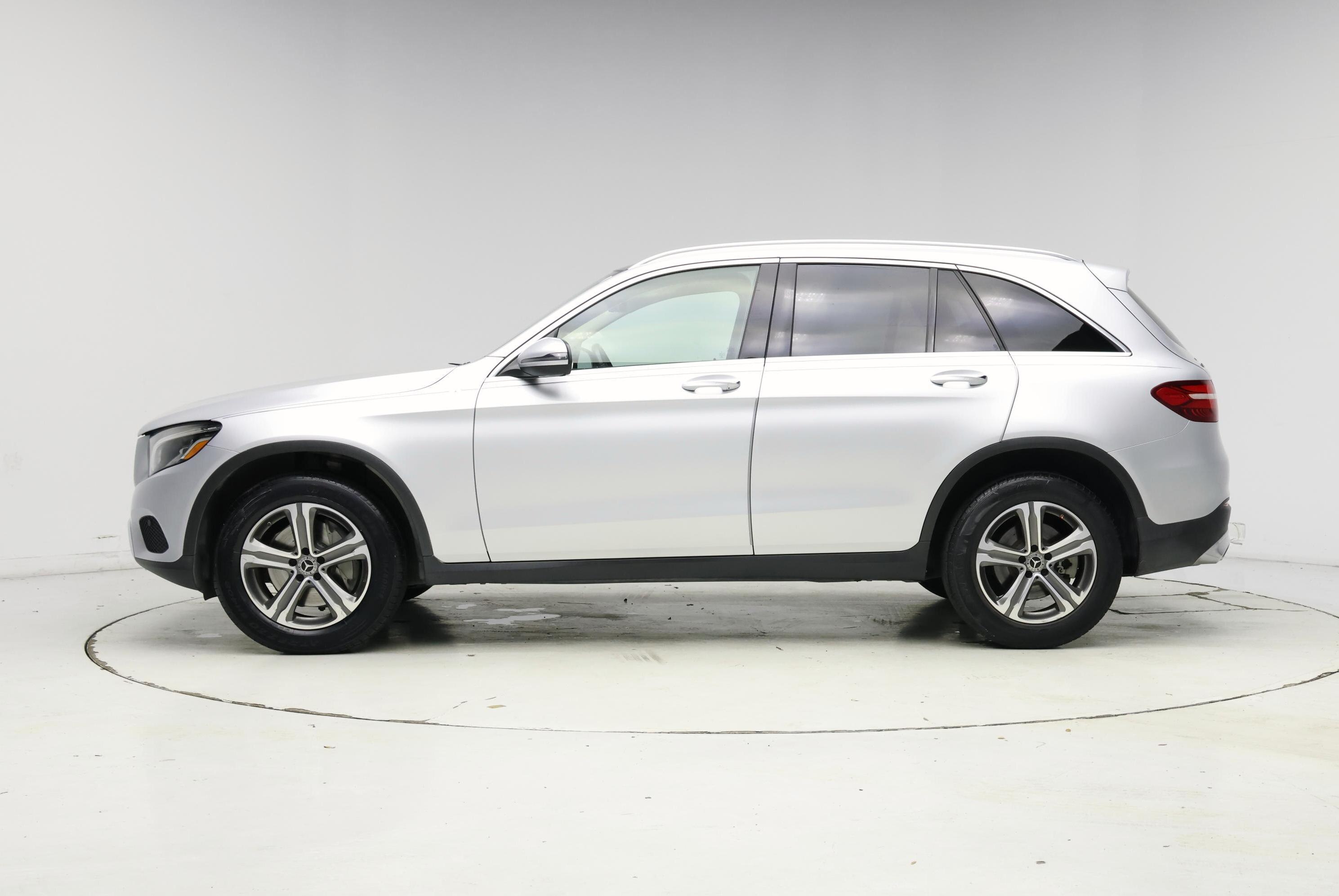 Thumbnail: 2017 Mercedes-Benz GLC - 3