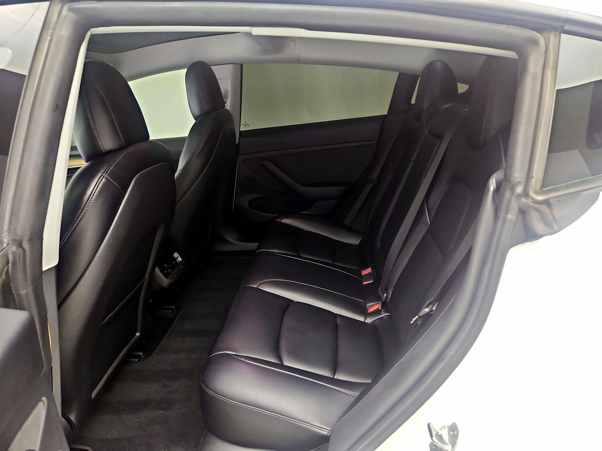 Thumbnail: 2021 Tesla Model 3 - 19