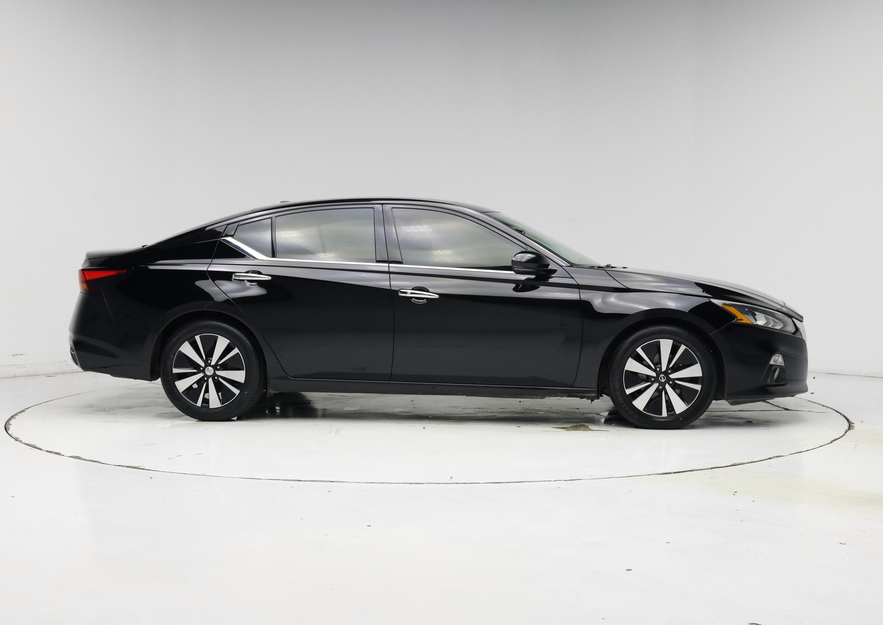 Thumbnail: 2019 Nissan Altima - 7