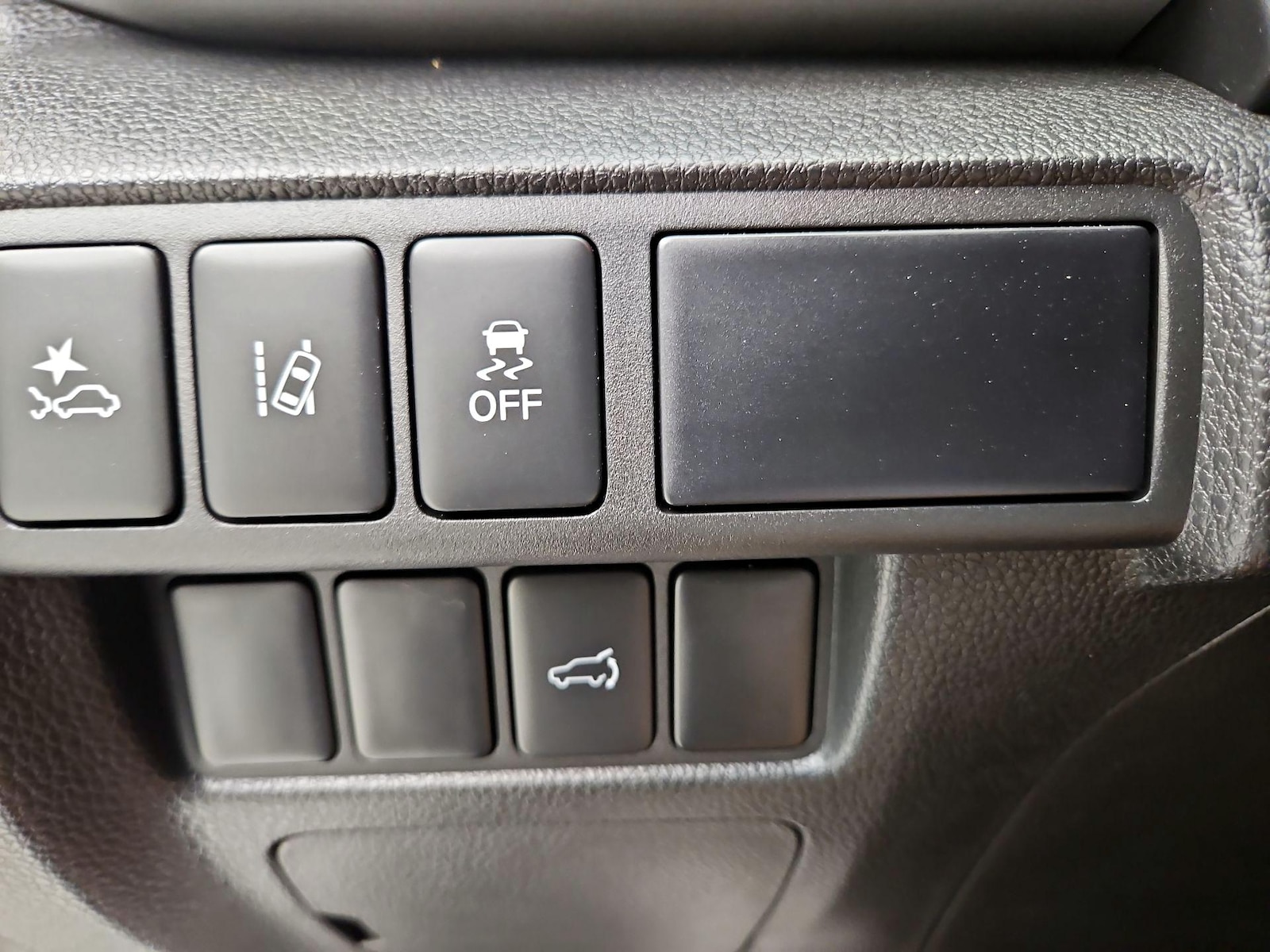2024 Mitsubishi Eclipse Cross SE - Photo 14