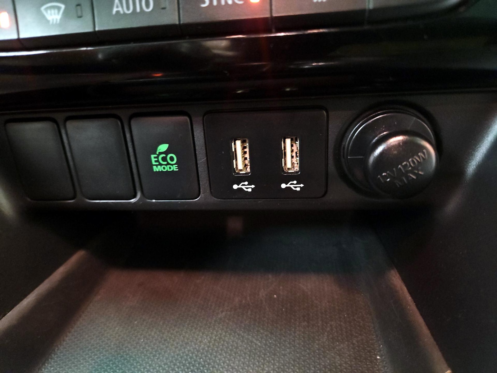 2024 Mitsubishi Eclipse Cross SE - Photo 20
