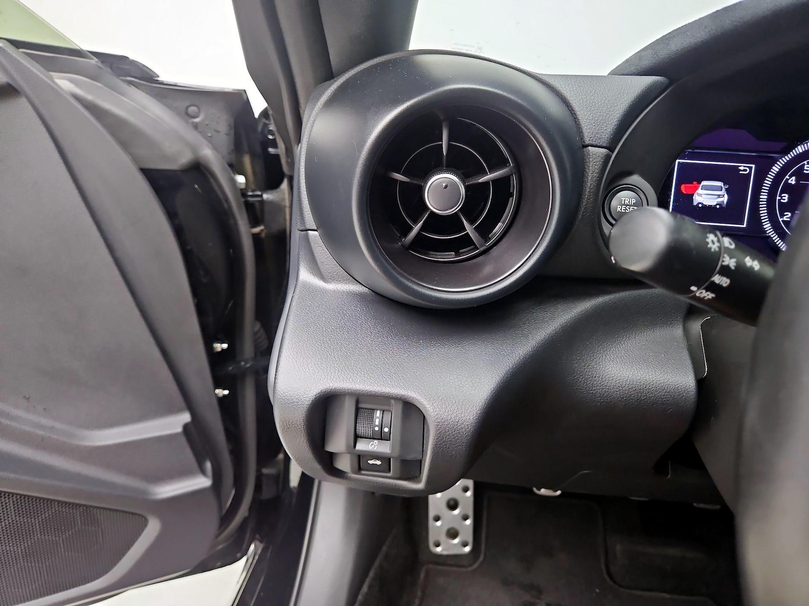 2024 Toyota GR86 Premium - Photo 14