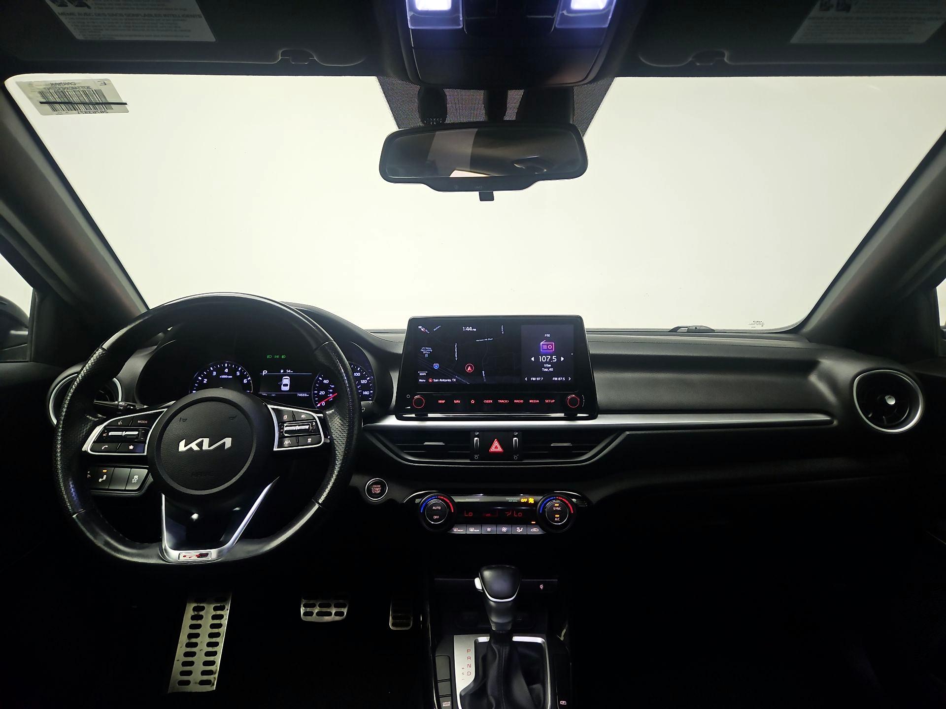 Thumbnail: 2022 Kia Forte - 9