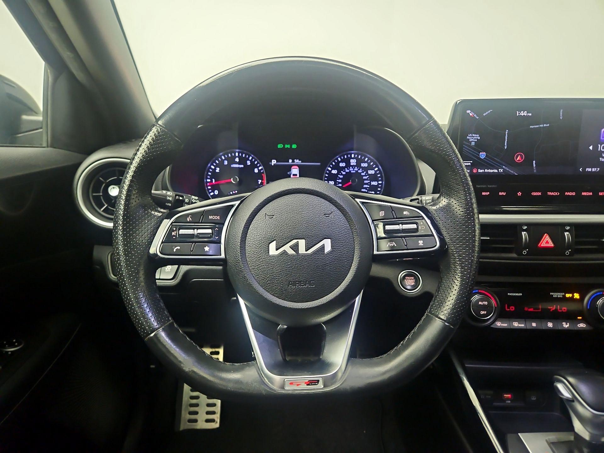 Thumbnail: 2022 Kia Forte - 10