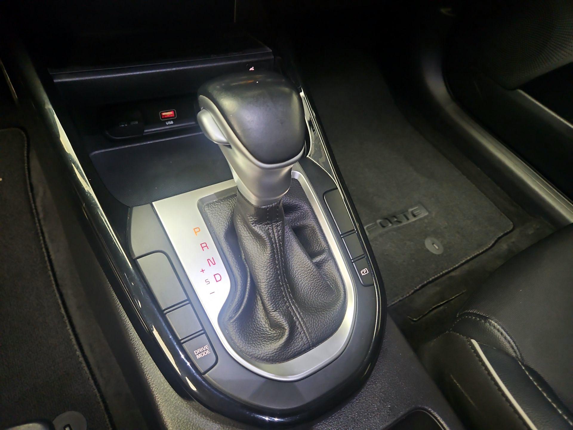 Thumbnail: 2022 Kia Forte - 18