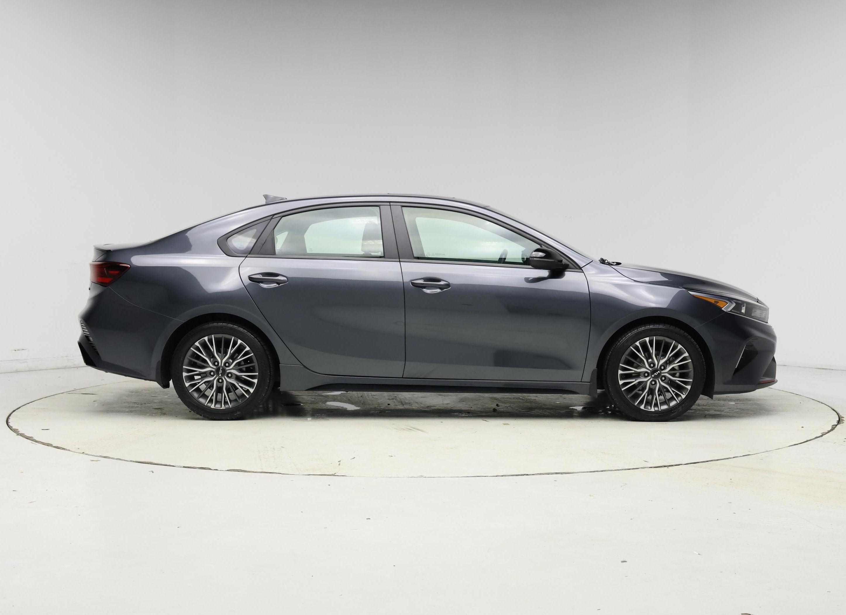 Thumbnail: 2022 Kia Forte - 7