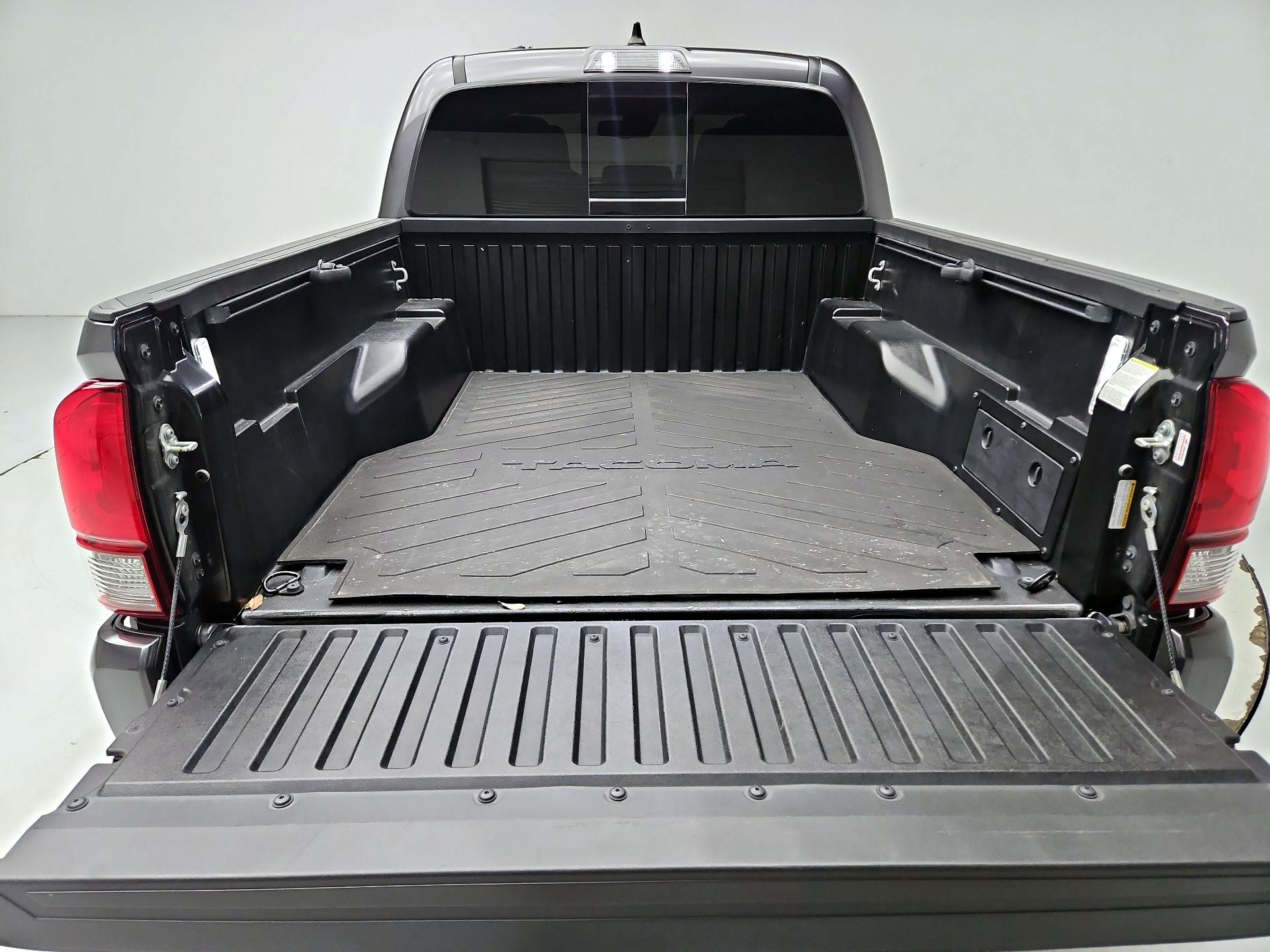 Thumbnail: 2021 Toyota Tacoma - 20