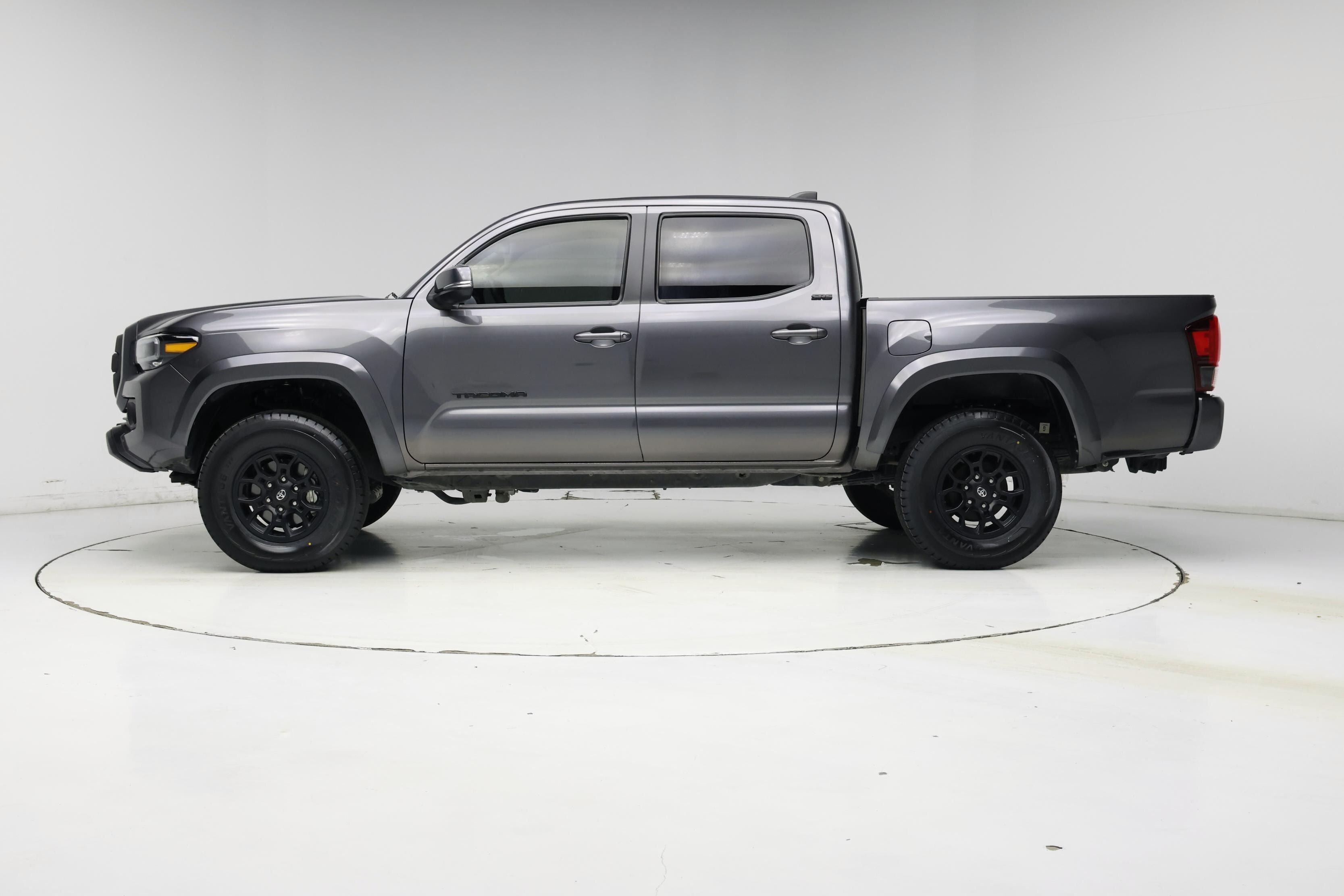 Thumbnail: 2021 Toyota Tacoma - 3