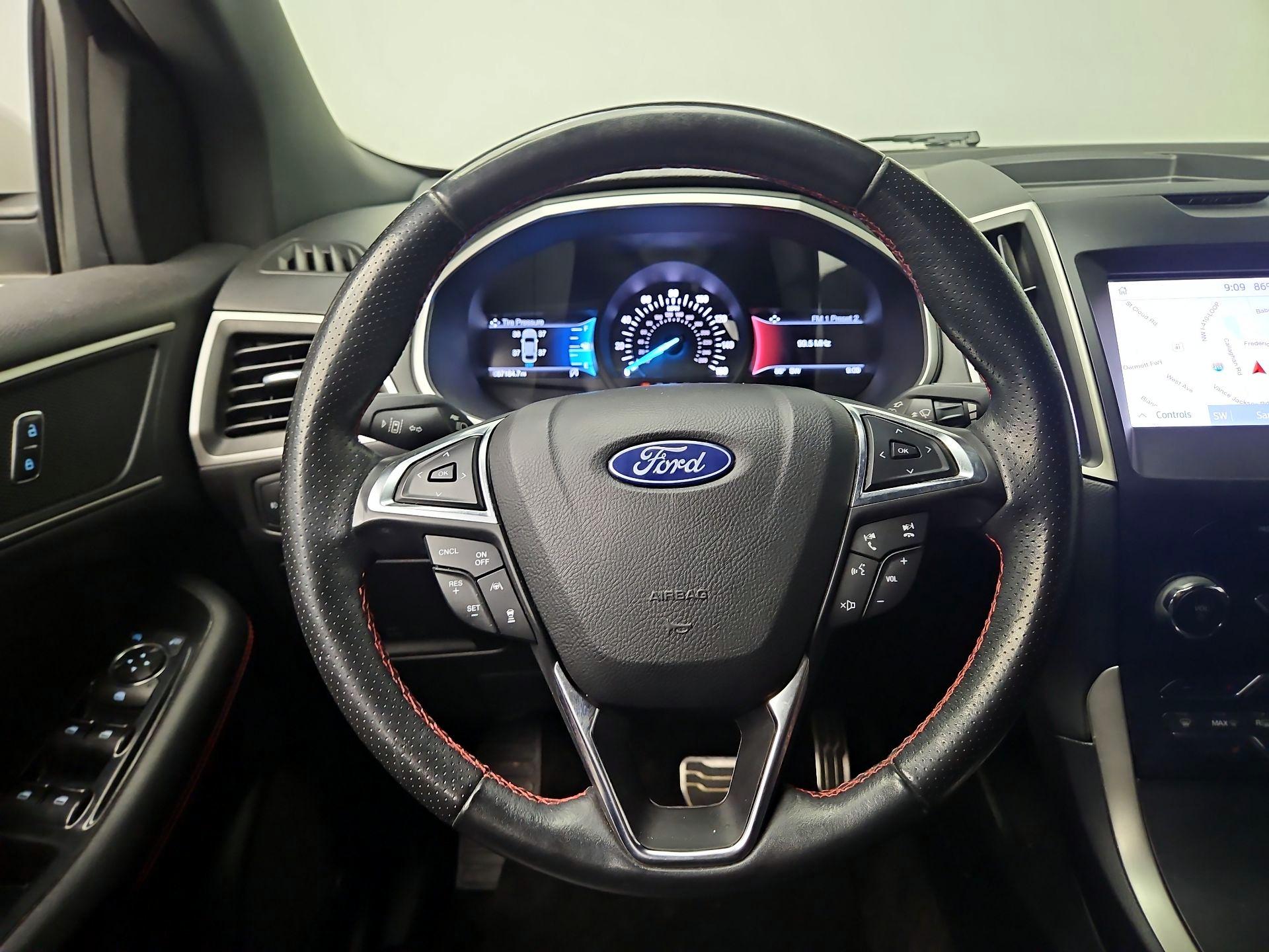 Thumbnail: 2020 Ford Edge - 10