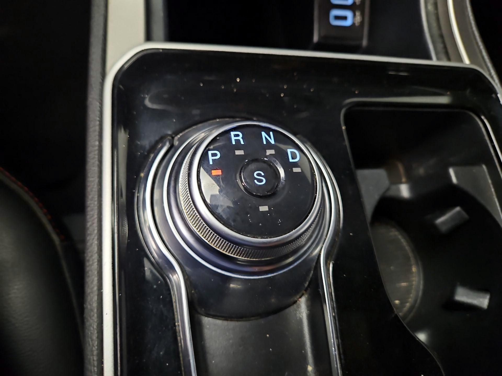 Thumbnail: 2020 Ford Edge - 18