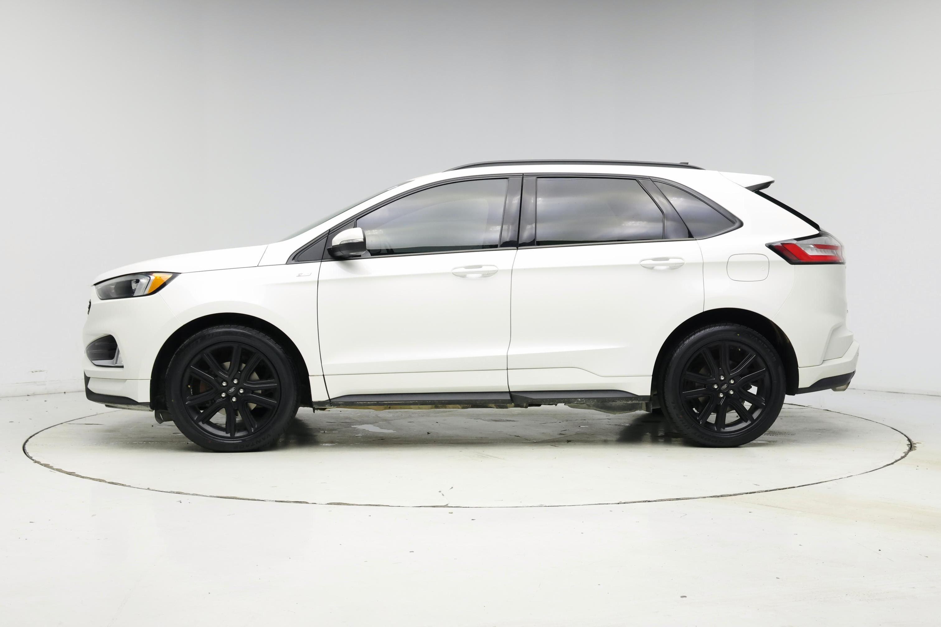 Thumbnail: 2020 Ford Edge - 3