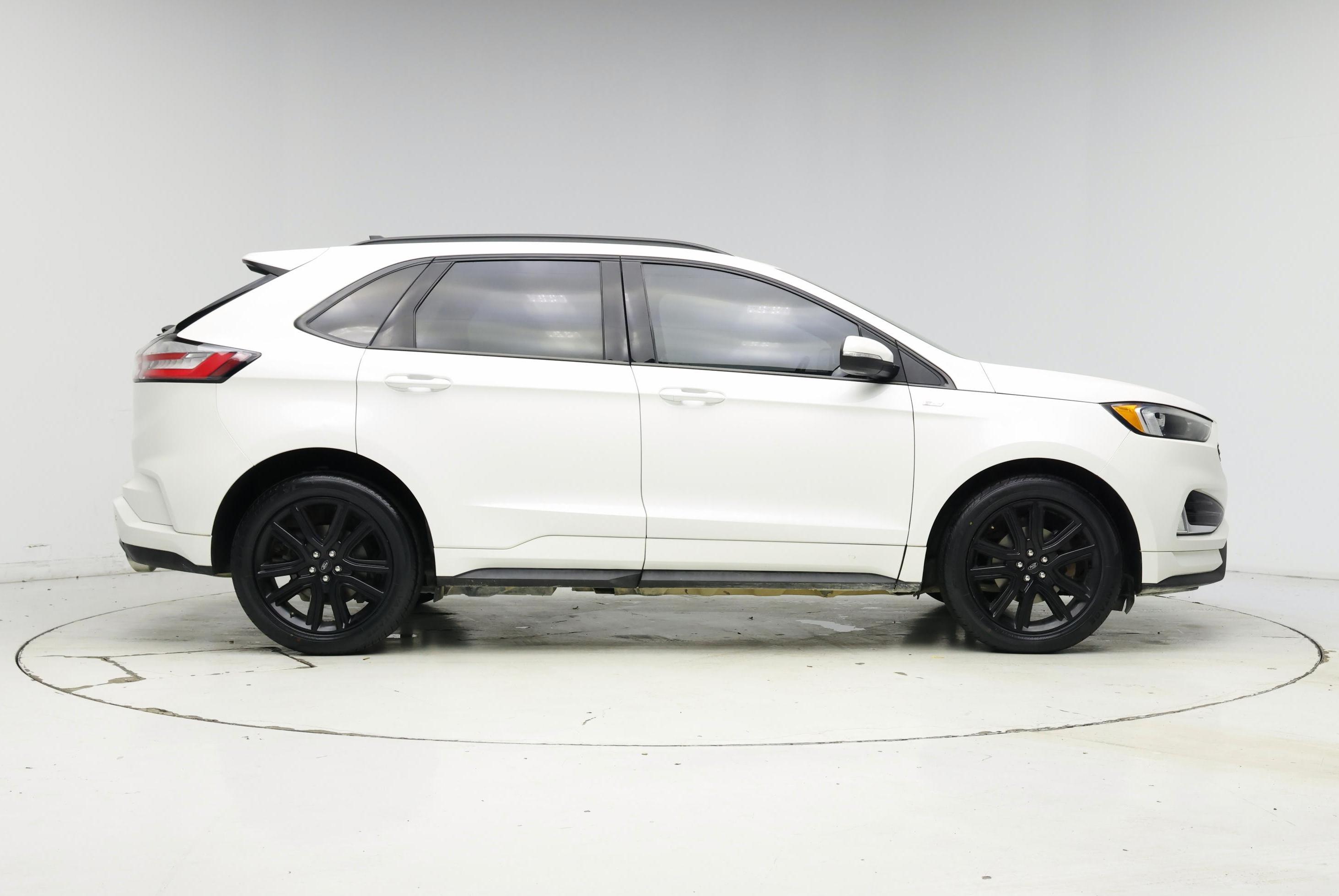 Thumbnail: 2020 Ford Edge - 7
