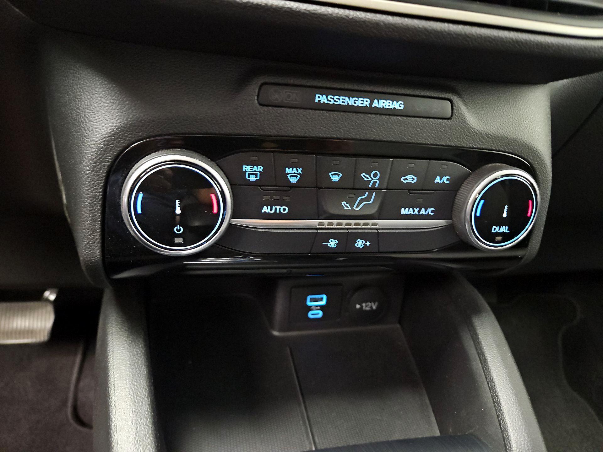 Thumbnail: 2022 Ford Escape - 16