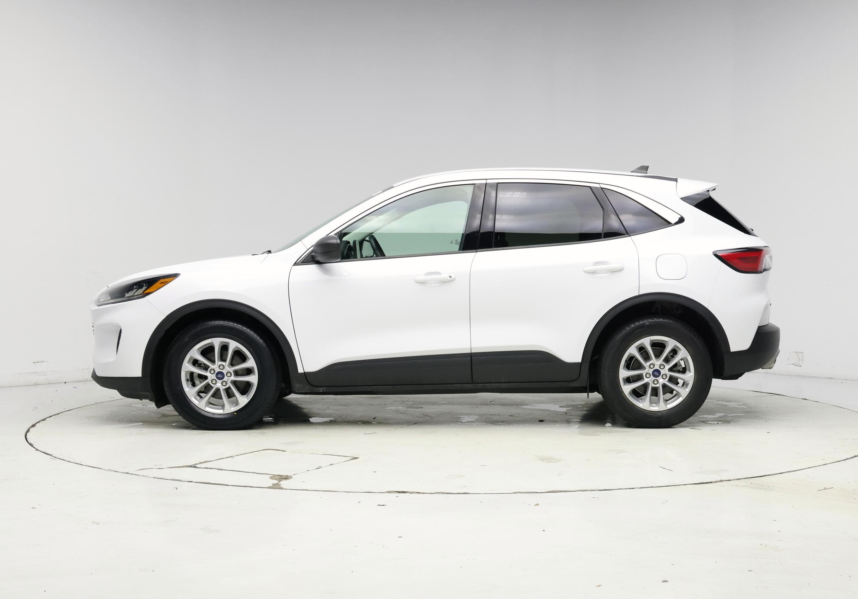 Thumbnail: 2022 Ford Escape - 3