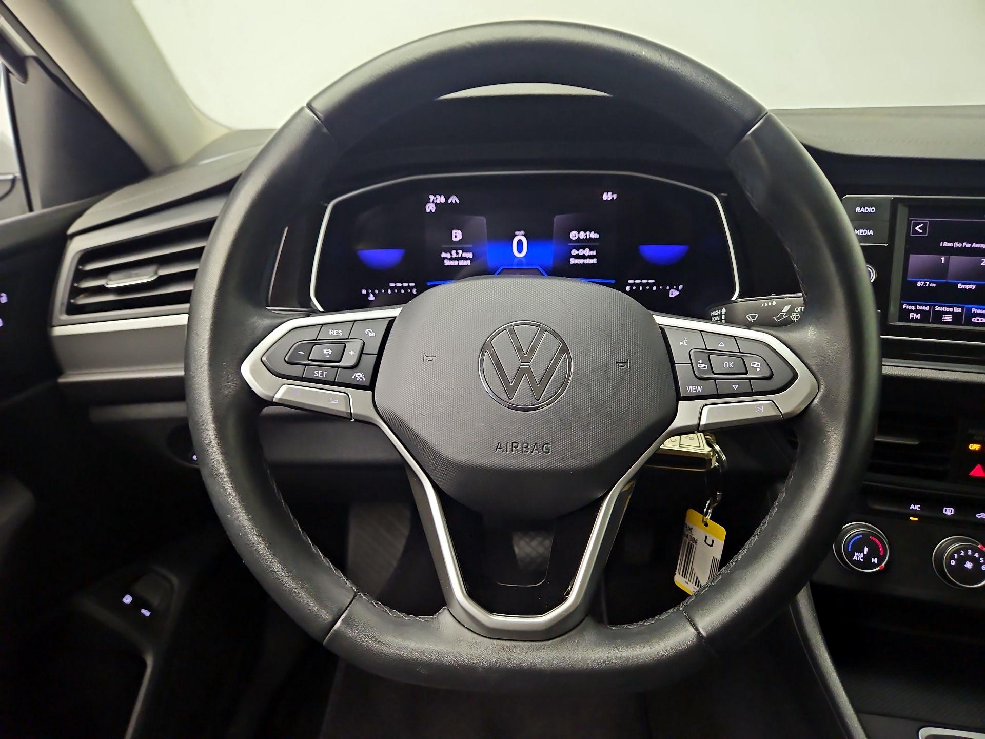 Thumbnail: 2024 Volkswagen Jetta - 10