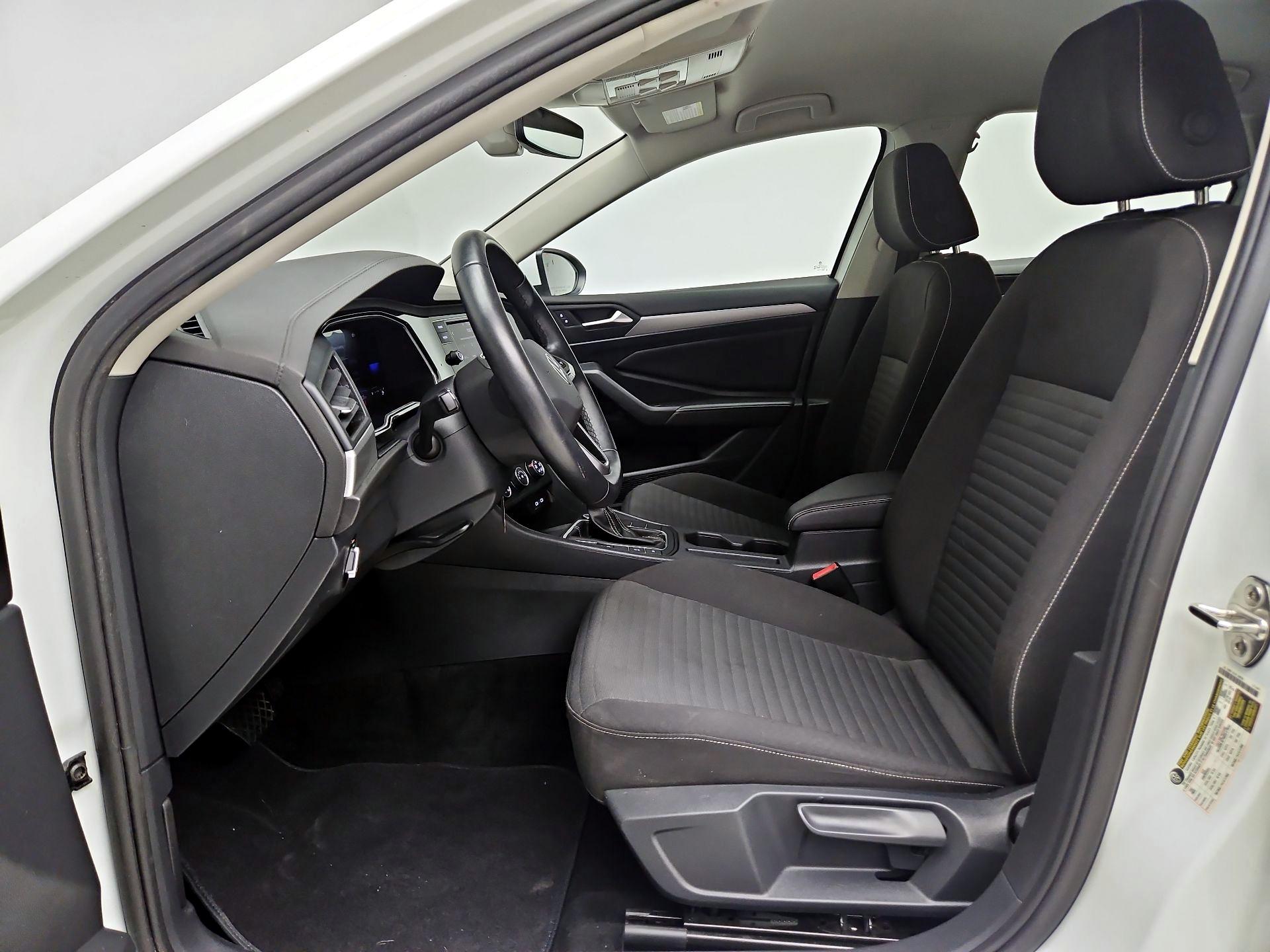 Thumbnail: 2024 Volkswagen Jetta - 11