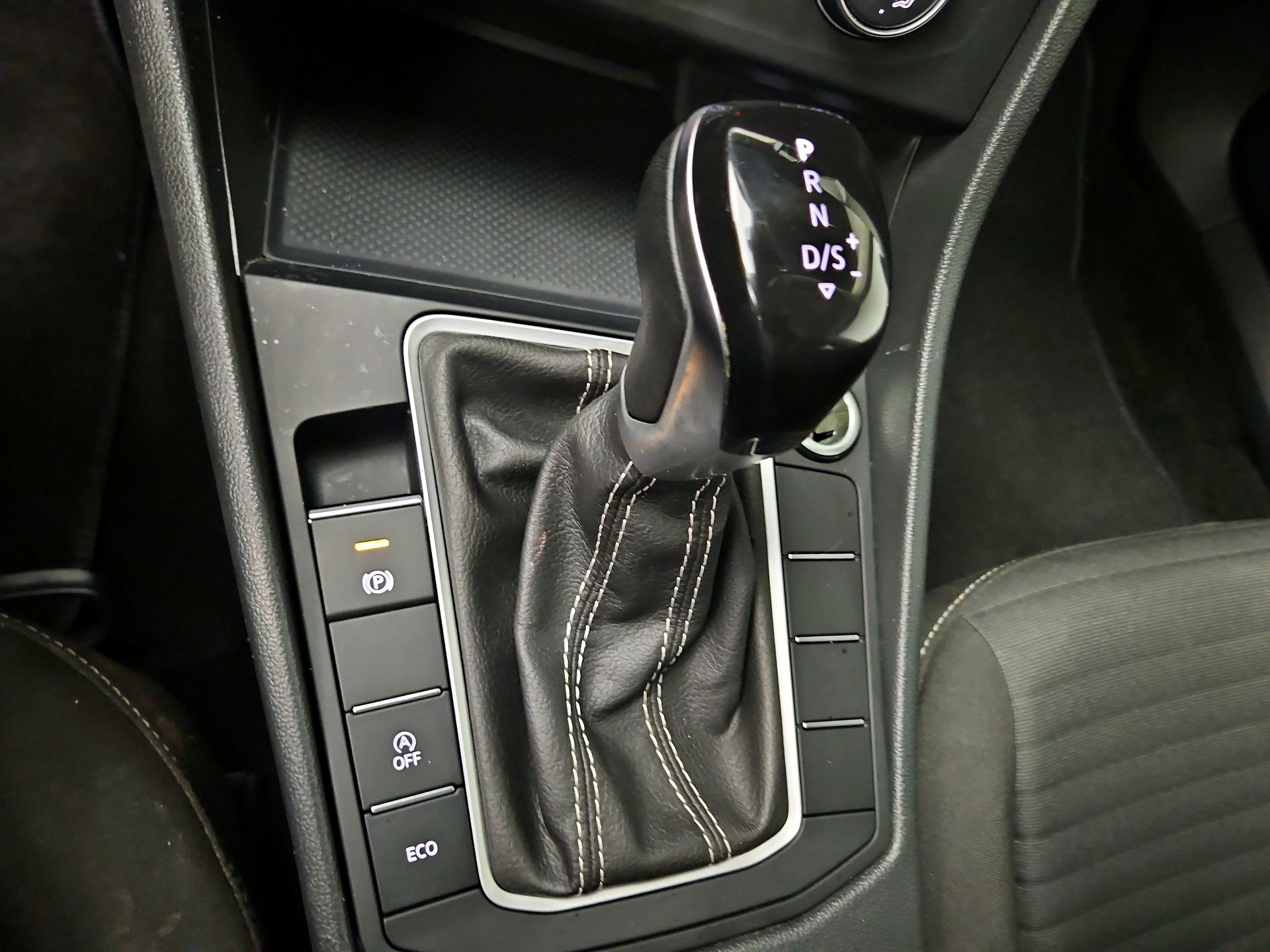 Thumbnail: 2024 Volkswagen Jetta - 17
