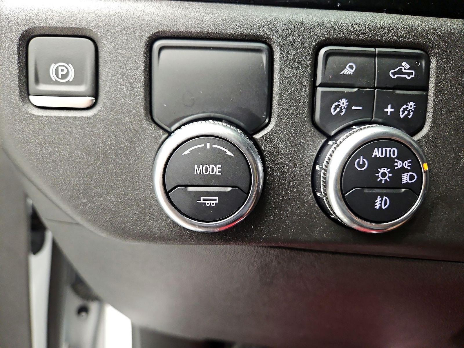 2024 GMC Sierra 1500 SLT - Photo 14