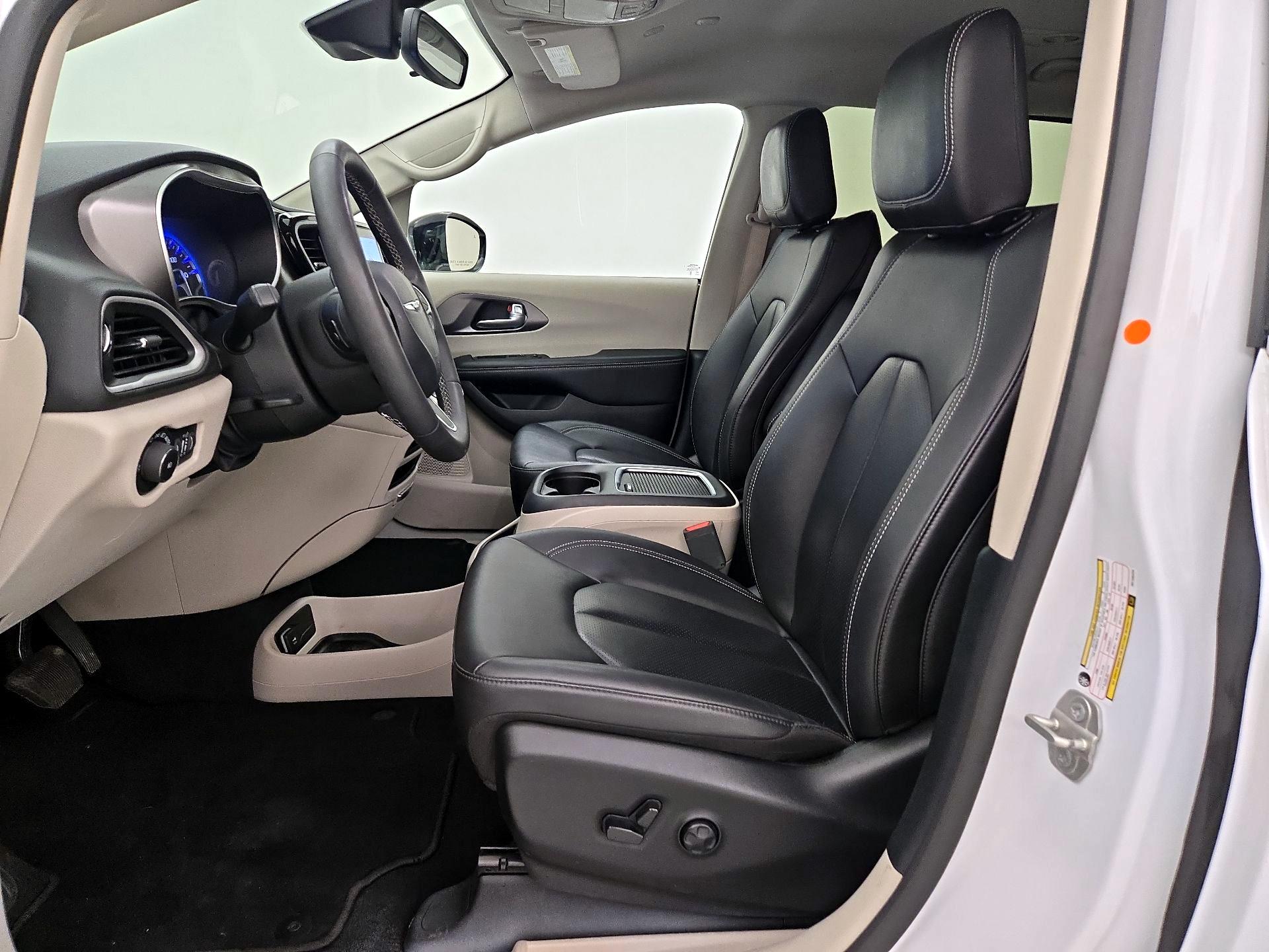 Thumbnail: 2024 Chrysler Pacifica - 11
