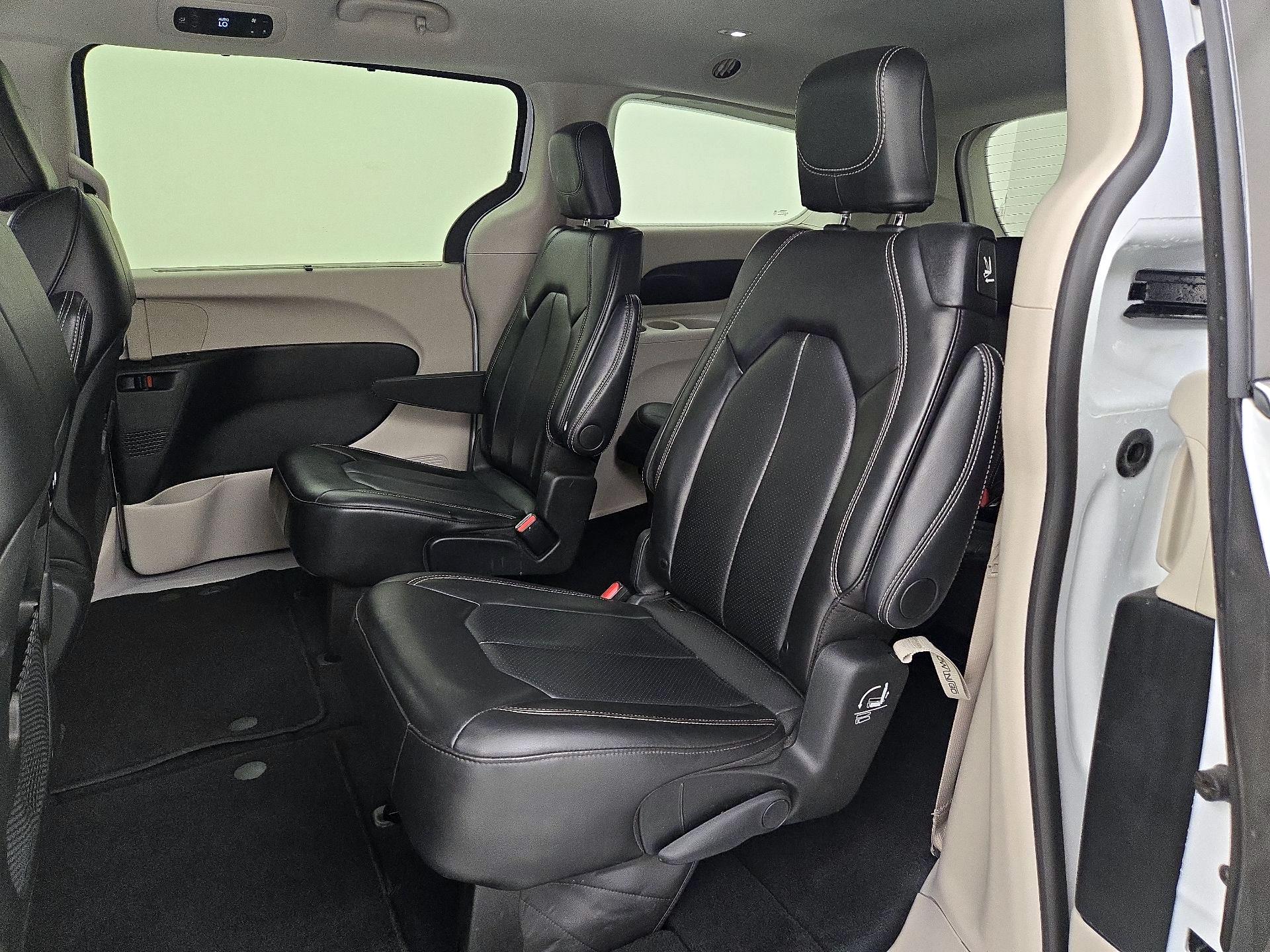 Thumbnail: 2024 Chrysler Pacifica - 19