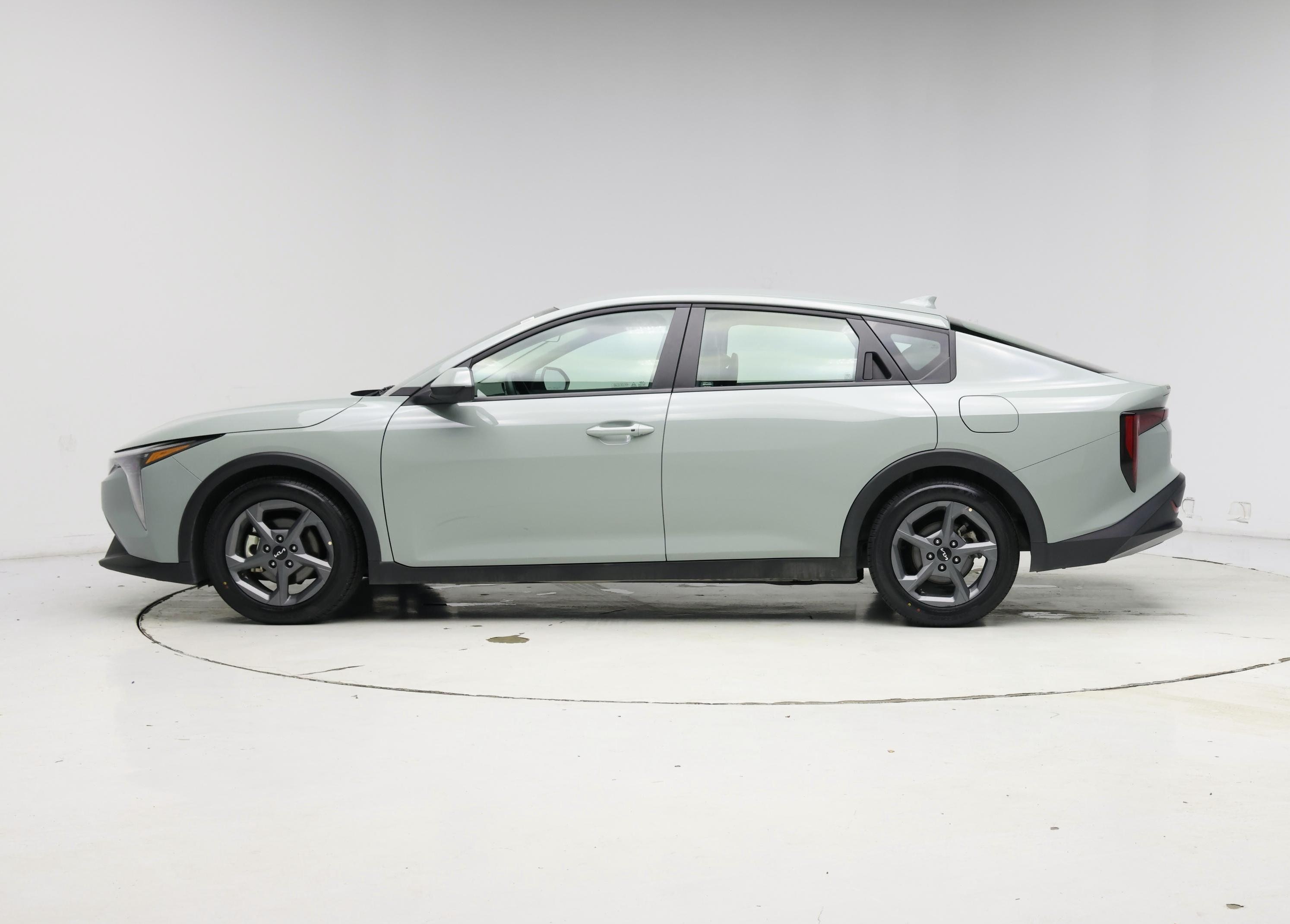 Thumbnail: 2025 Kia K4 - 3