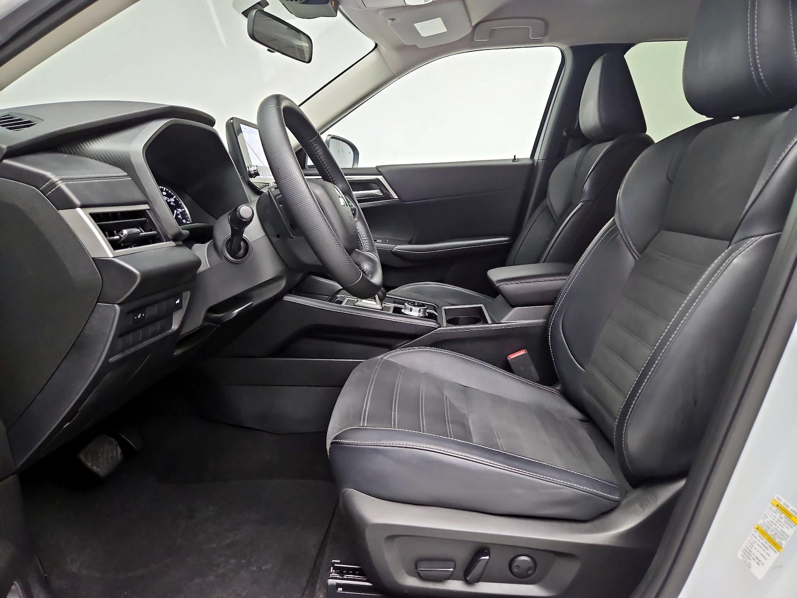 2024 Mitsubishi Outlander SE - Photo 12