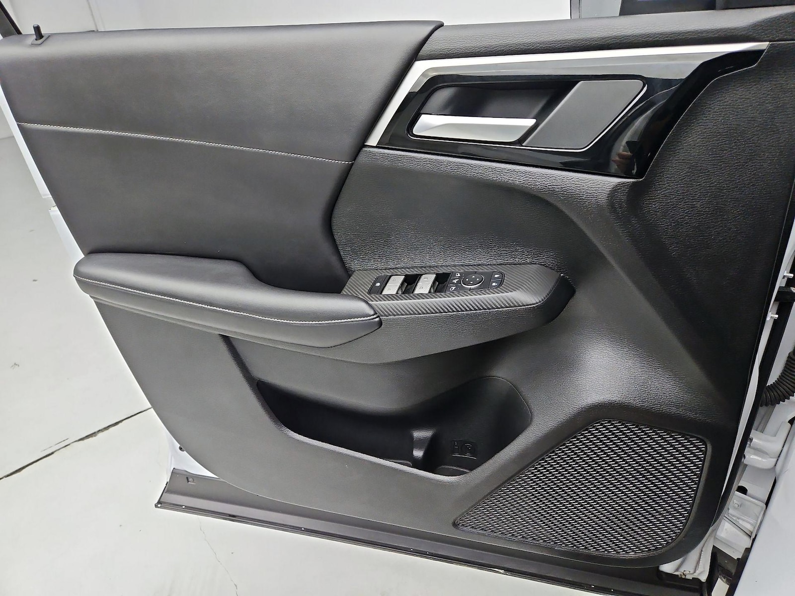 2024 Mitsubishi Outlander SE - Photo 13
