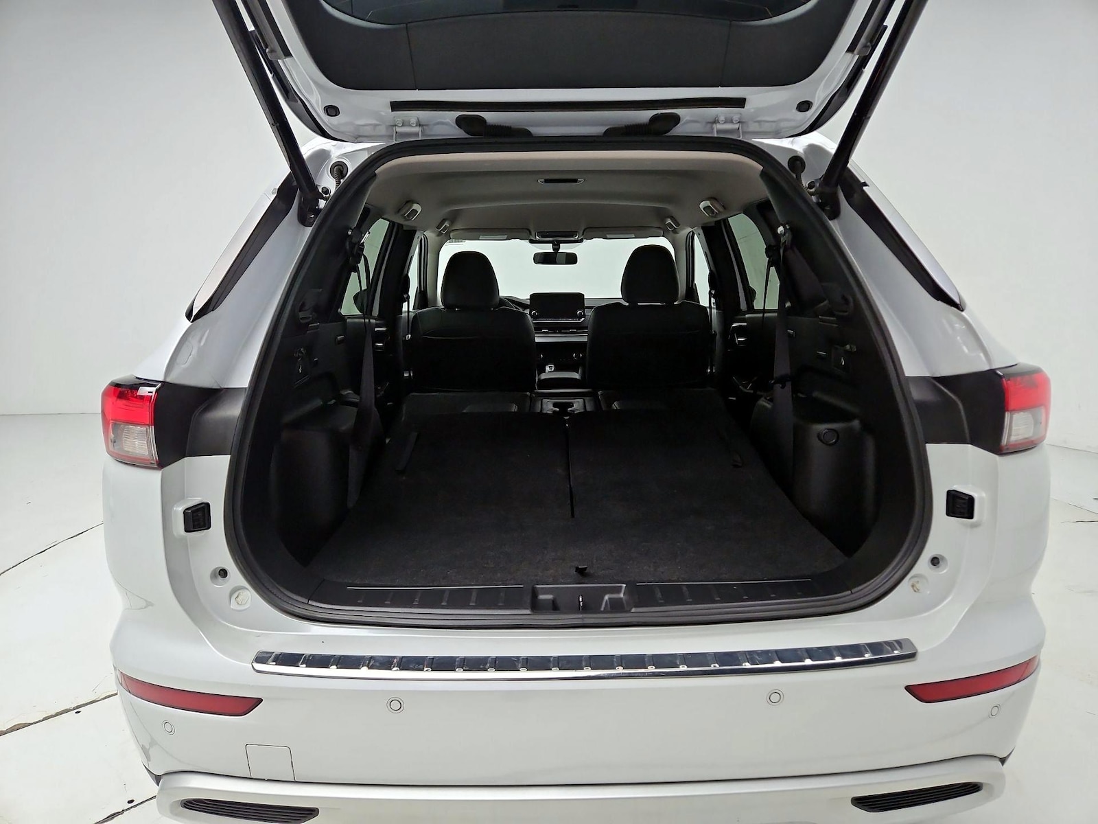 2024 Mitsubishi Outlander SE - Photo 24