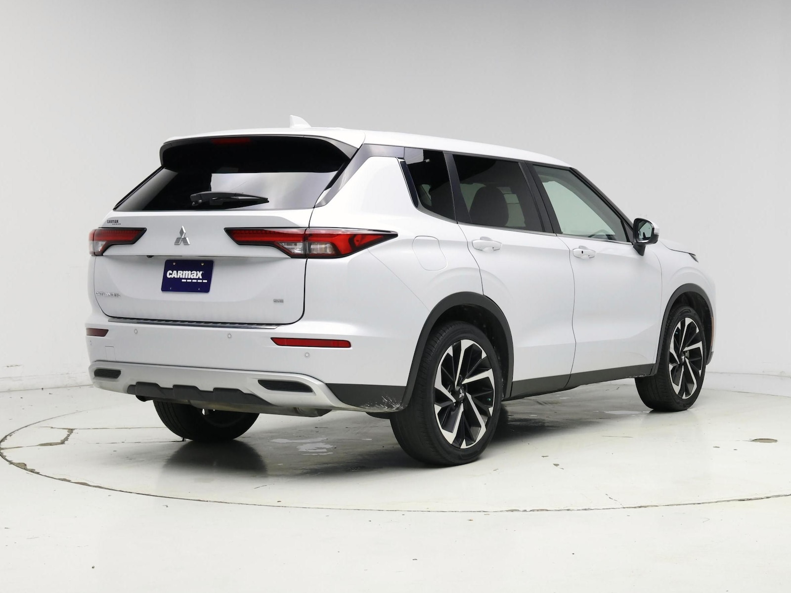 2024 Mitsubishi Outlander SE - Photo 9