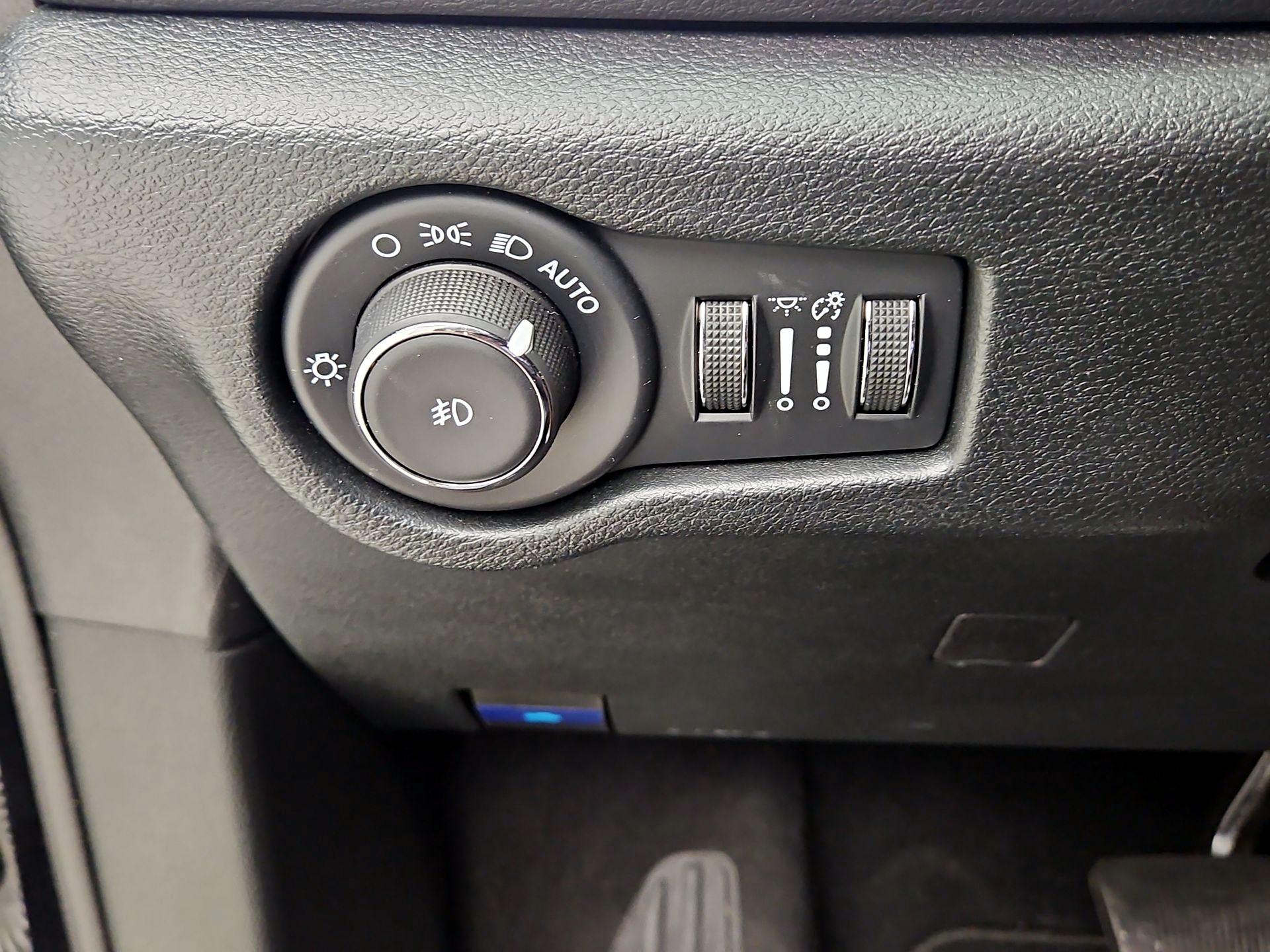 Thumbnail: 2025 Chrysler Pacifica - 13