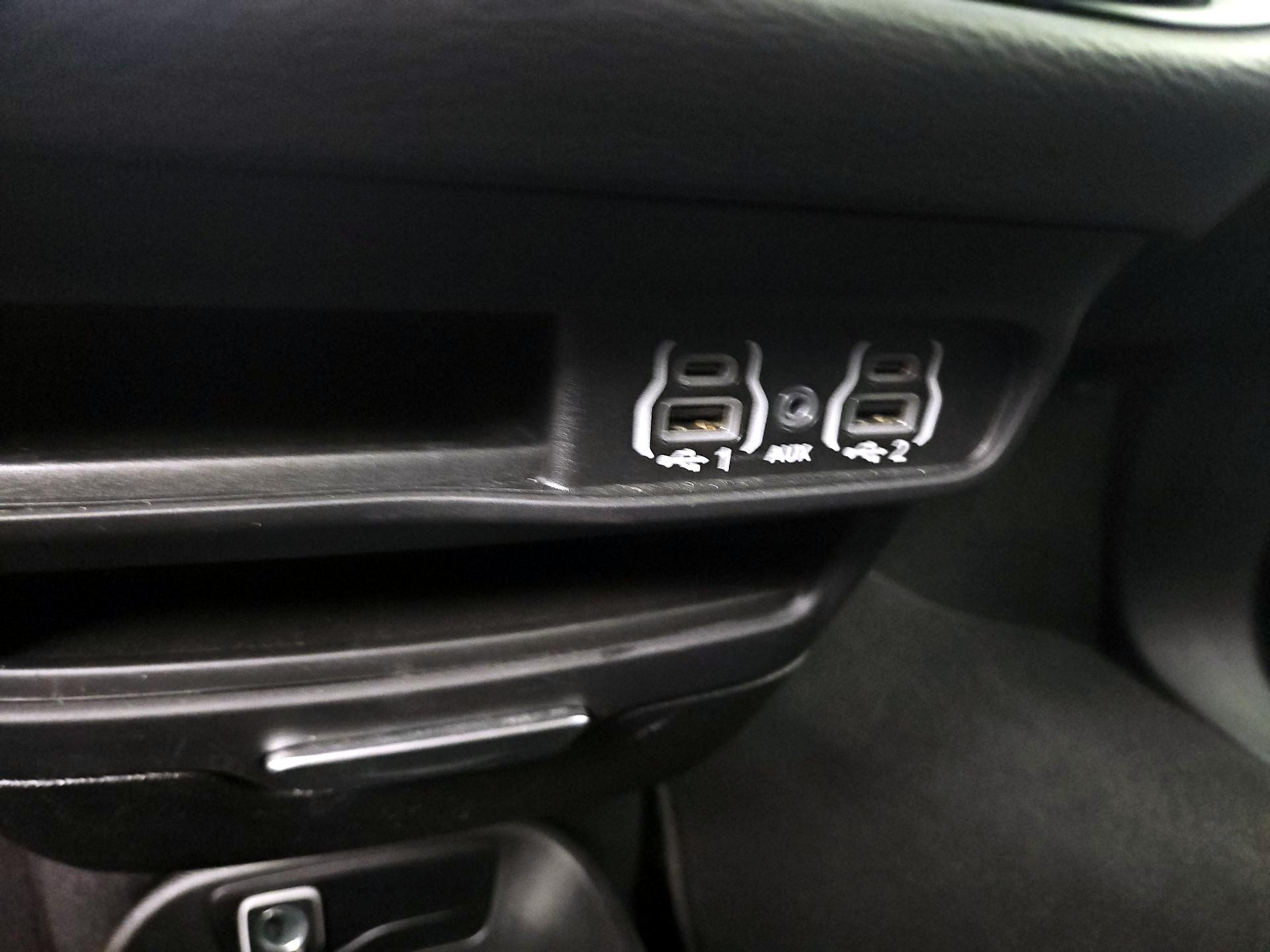 Thumbnail: 2025 Chrysler Pacifica - 18
