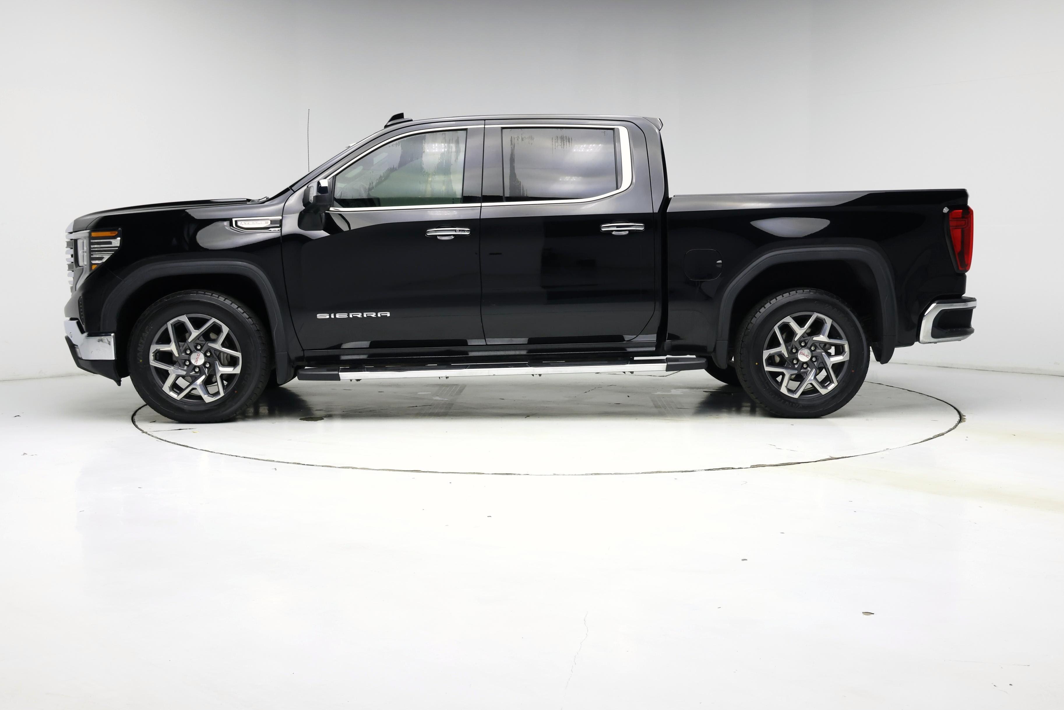Thumbnail: 2024 GMC Sierra 1500 - 3