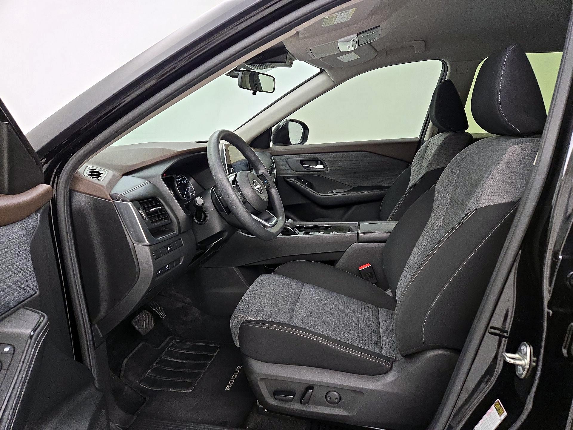 Thumbnail: 2023 Nissan Rogue - 11
