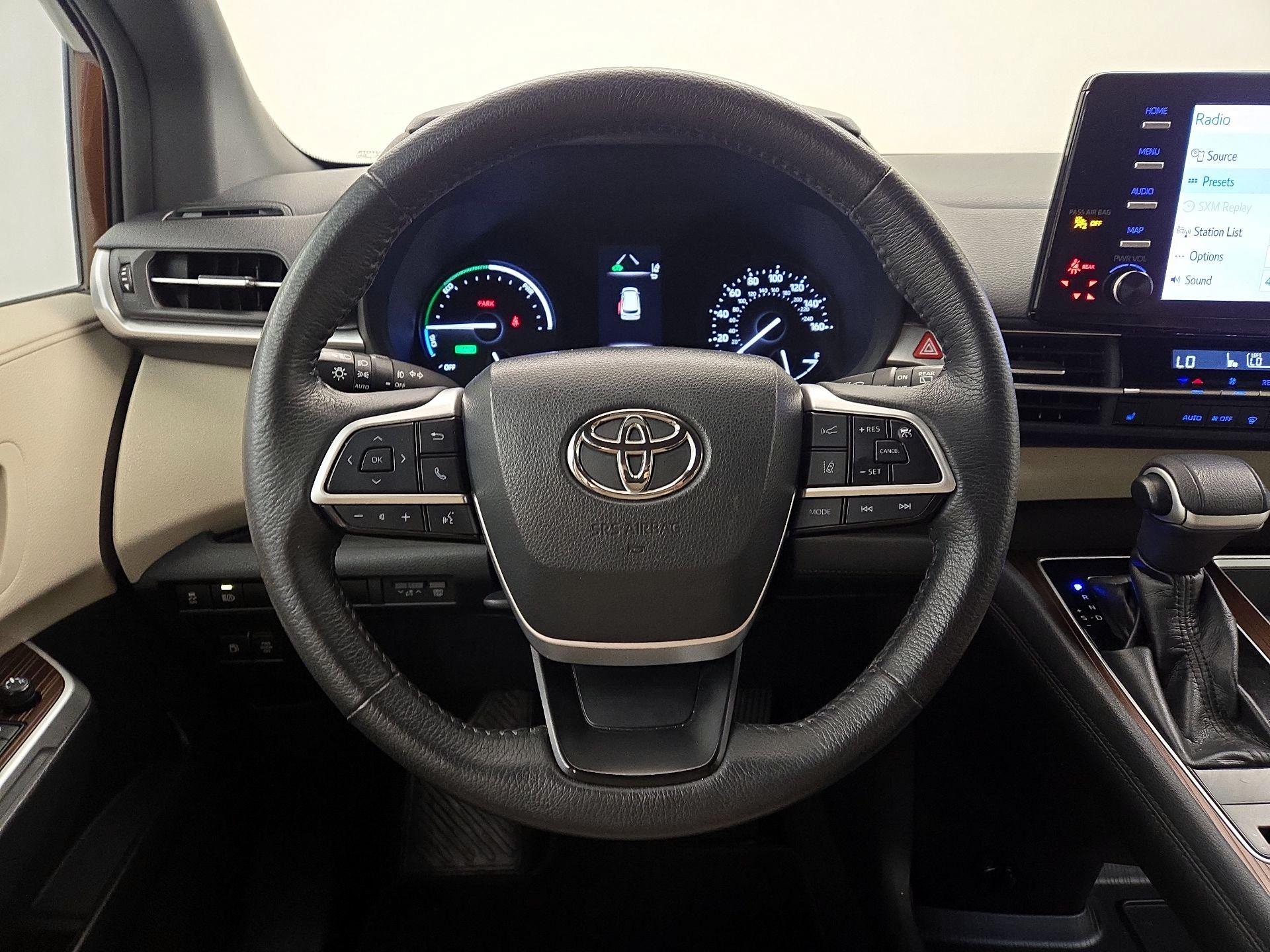 Thumbnail: 2023 Toyota Sienna - 10