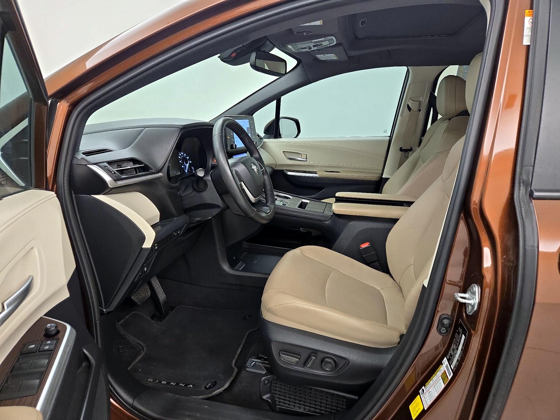Thumbnail: 2023 Toyota Sienna - 11