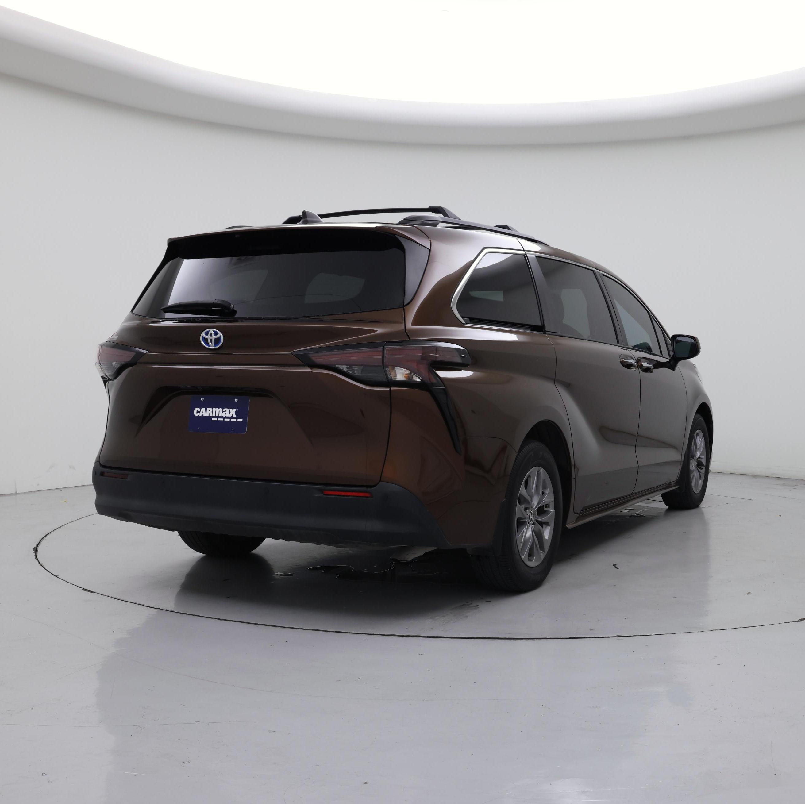 Thumbnail: 2023 Toyota Sienna - 8