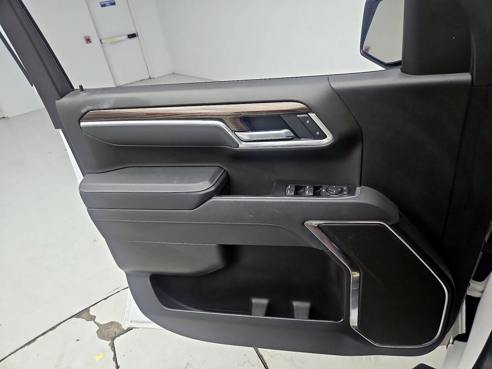 2025 Chevrolet Silverado 1500 LT - Photo 13