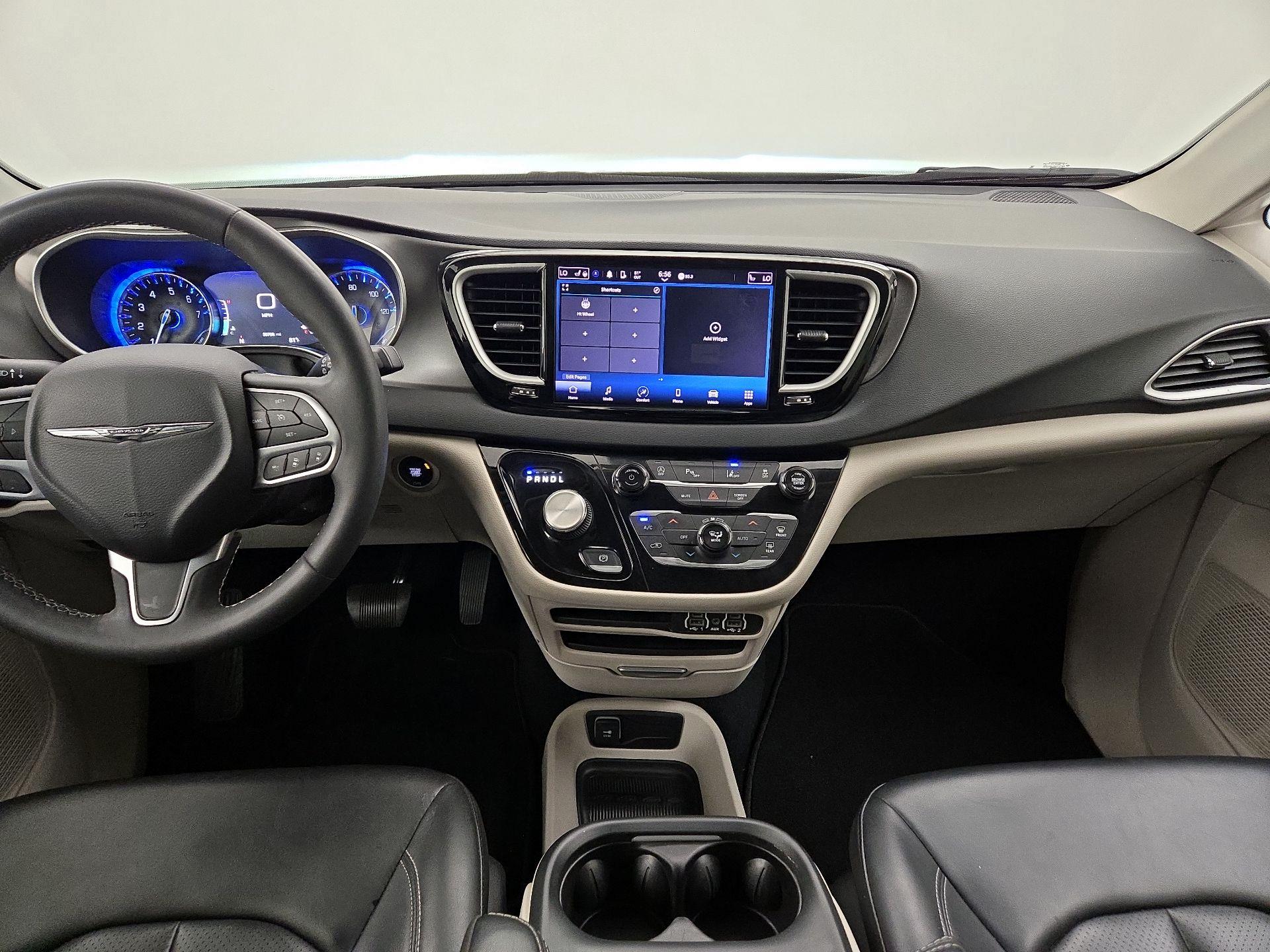 Thumbnail: 2023 Chrysler Pacifica - 9