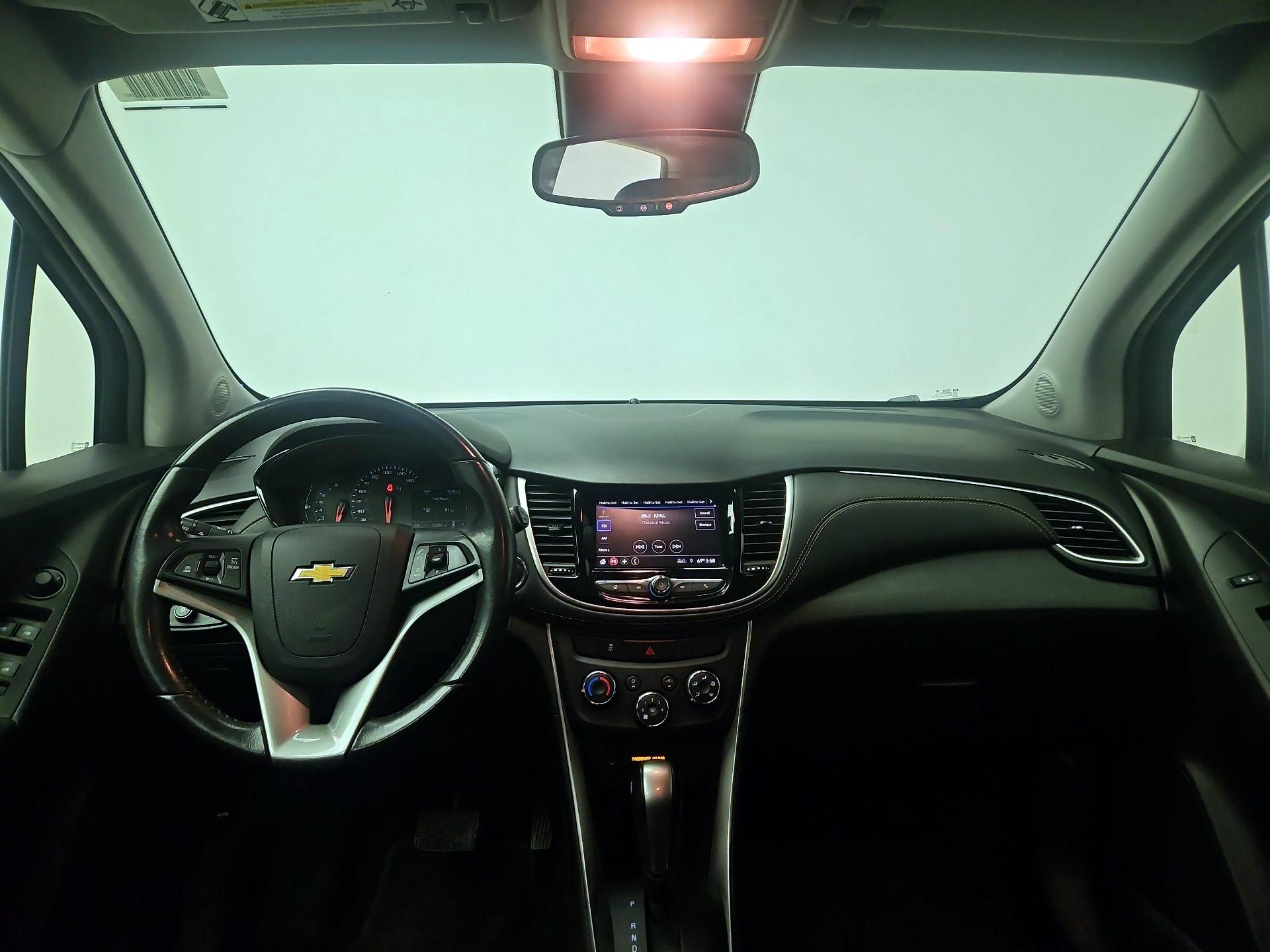 Thumbnail: 2022 Chevrolet Trax - 9