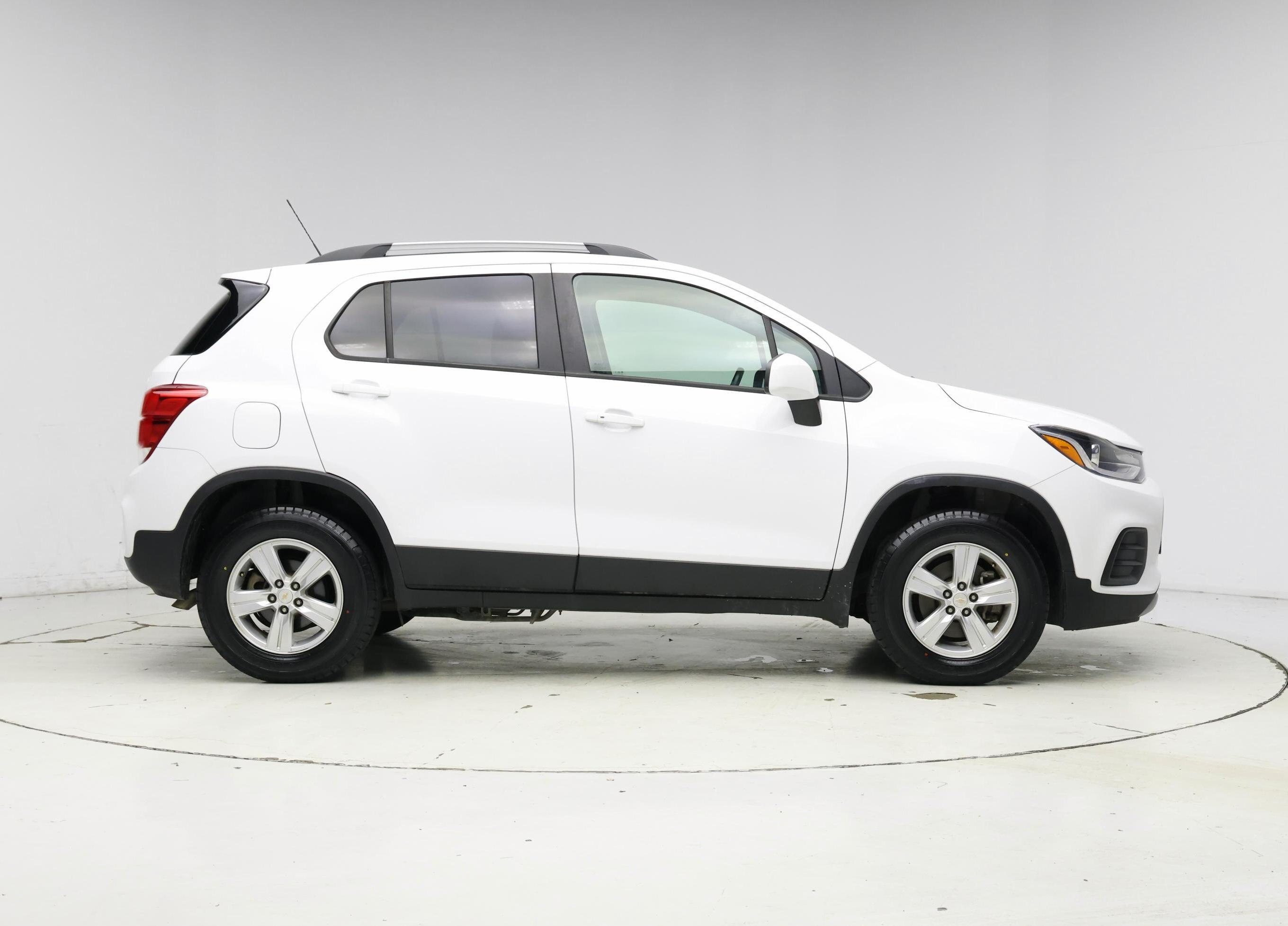 Thumbnail: 2022 Chevrolet Trax - 7