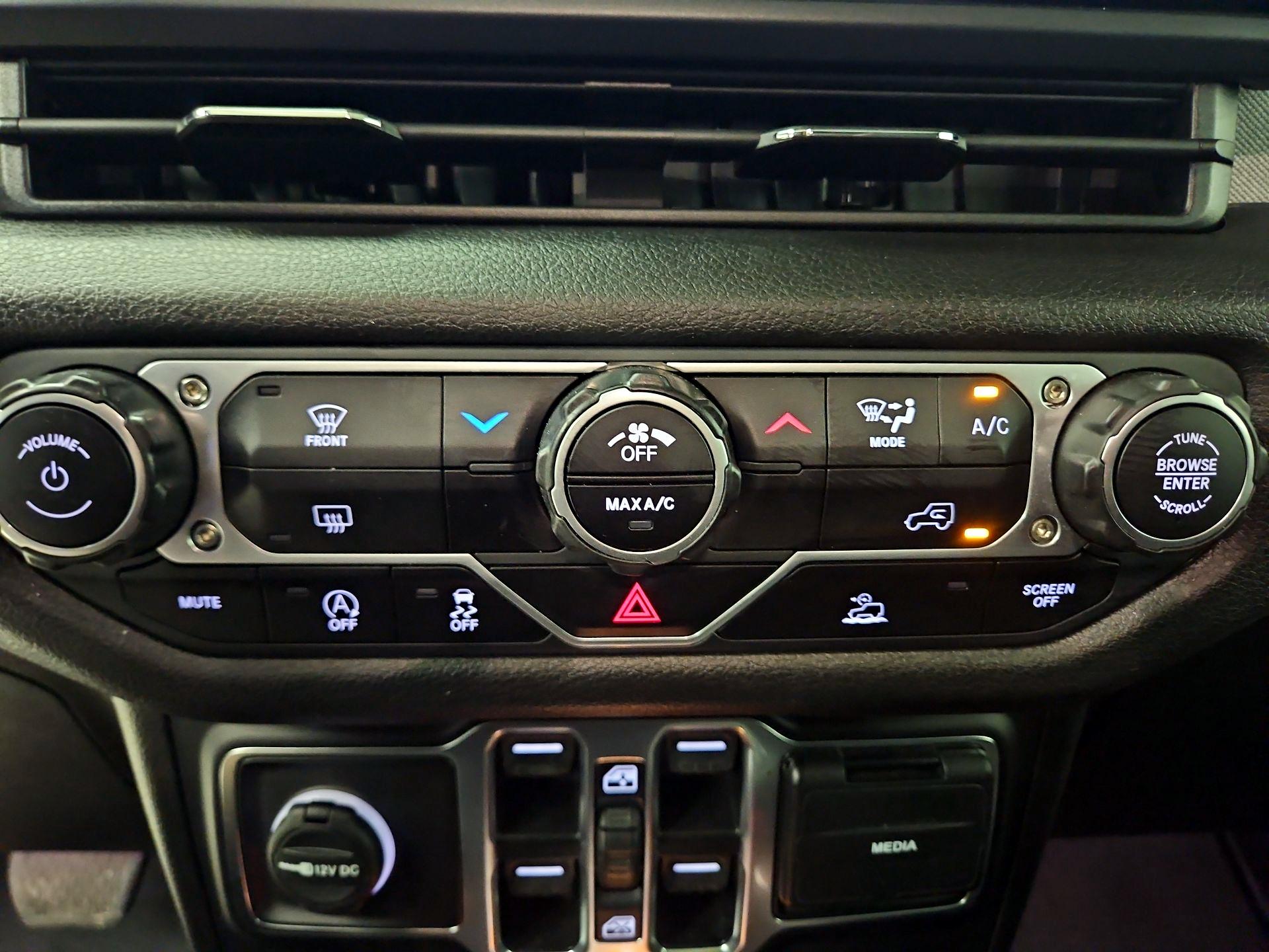 Thumbnail: 2025 Jeep Wrangler - 16