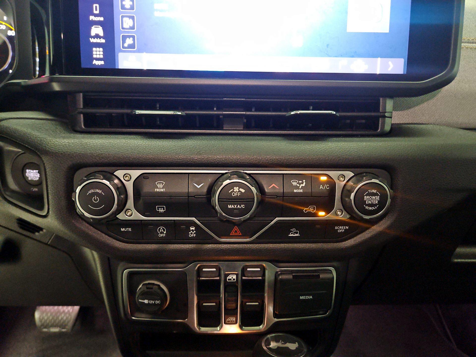 Thumbnail: 2025 Jeep Wrangler - 16