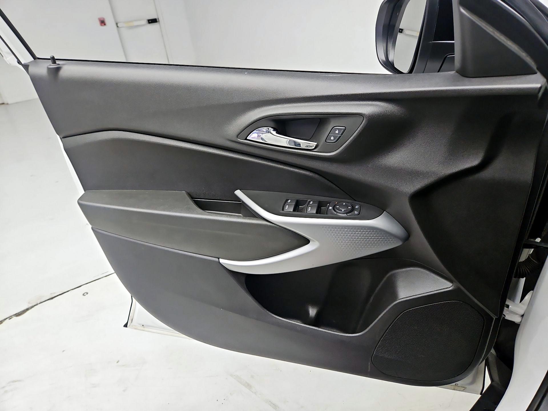 Thumbnail: 2024 Chevrolet Trax - 12