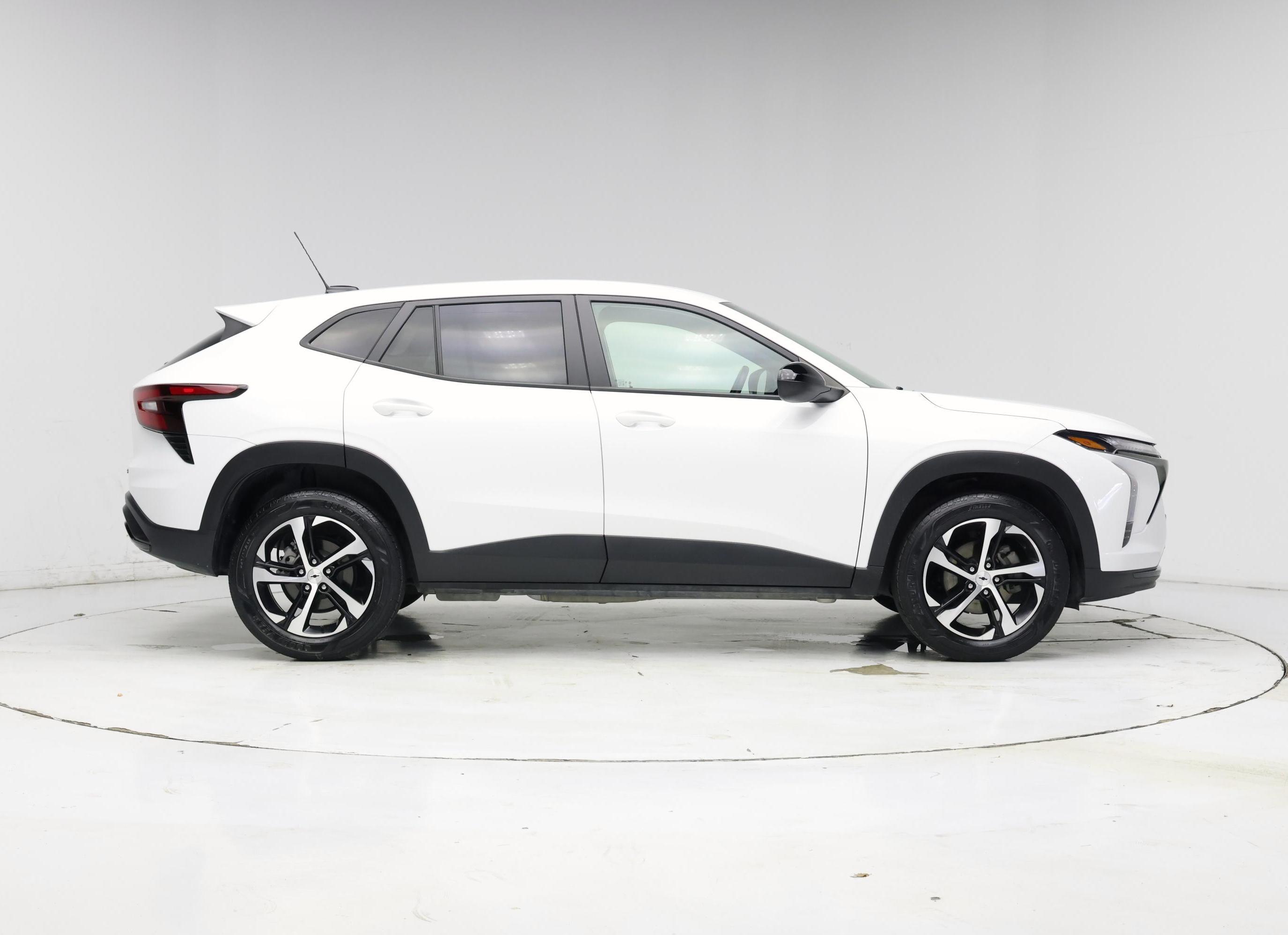 Thumbnail: 2024 Chevrolet Trax - 7